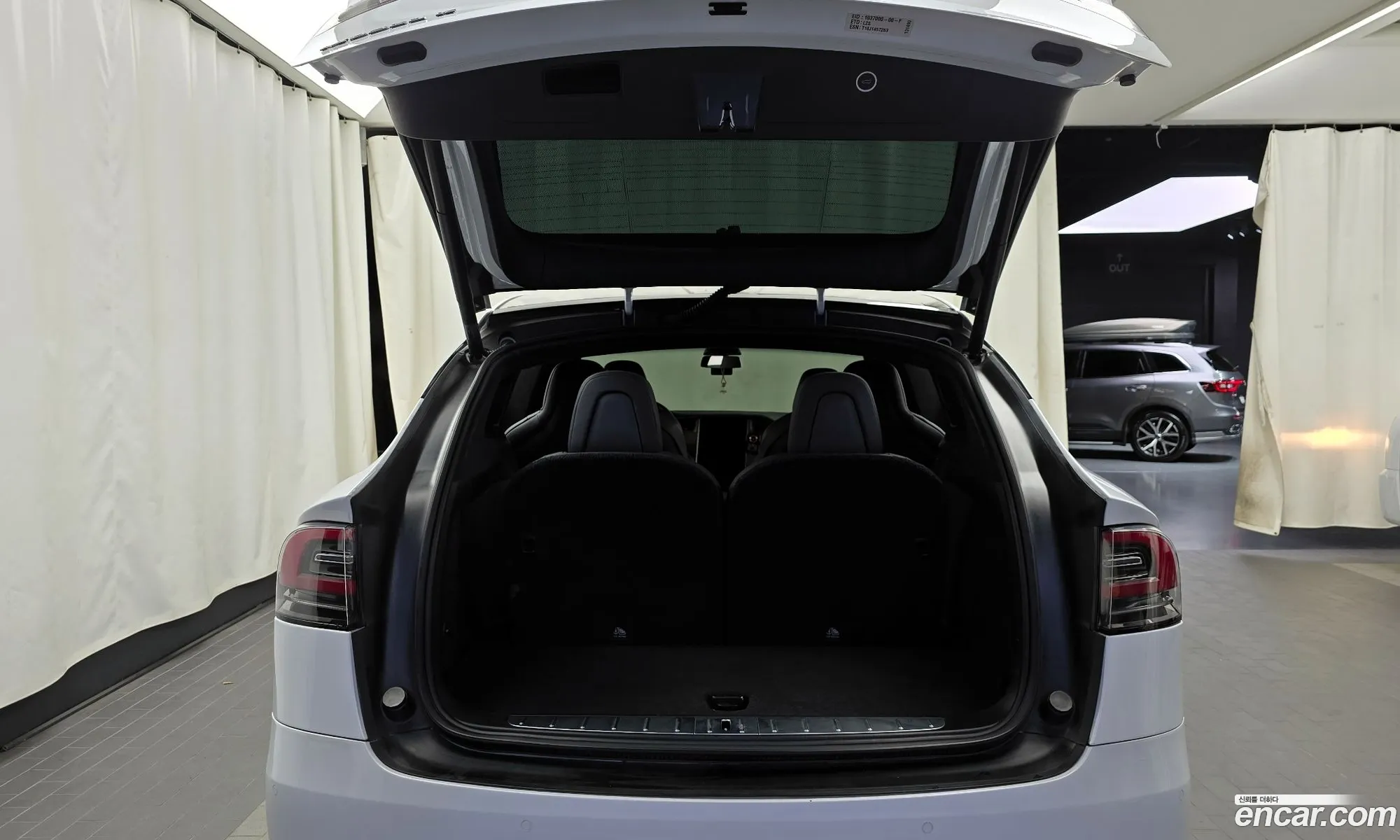 Tesla Model X 2018 5YJXCBE27JF131490 — 11