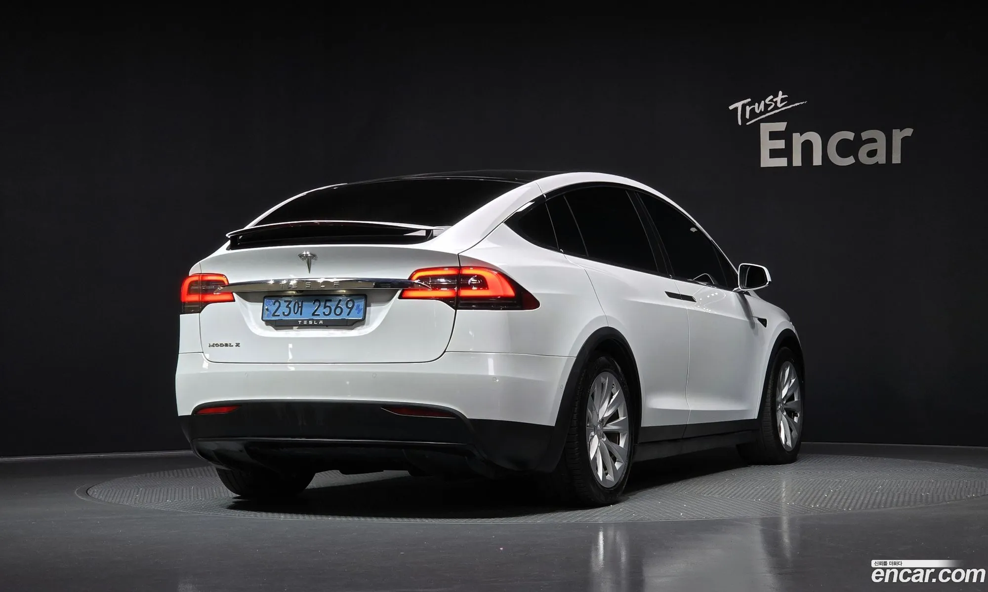 Tesla Model X 2018 5YJXCBE27JF131490 — 19