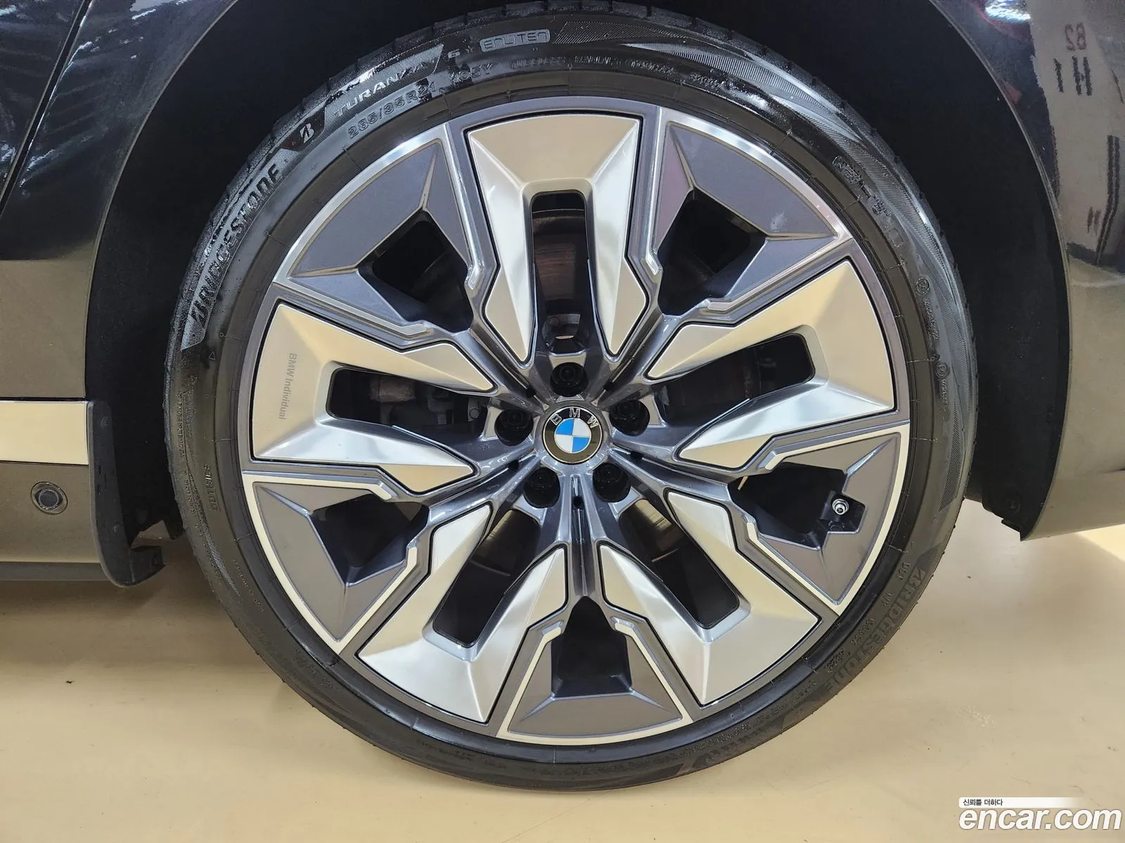 BMW 7 Series 2024 — 7