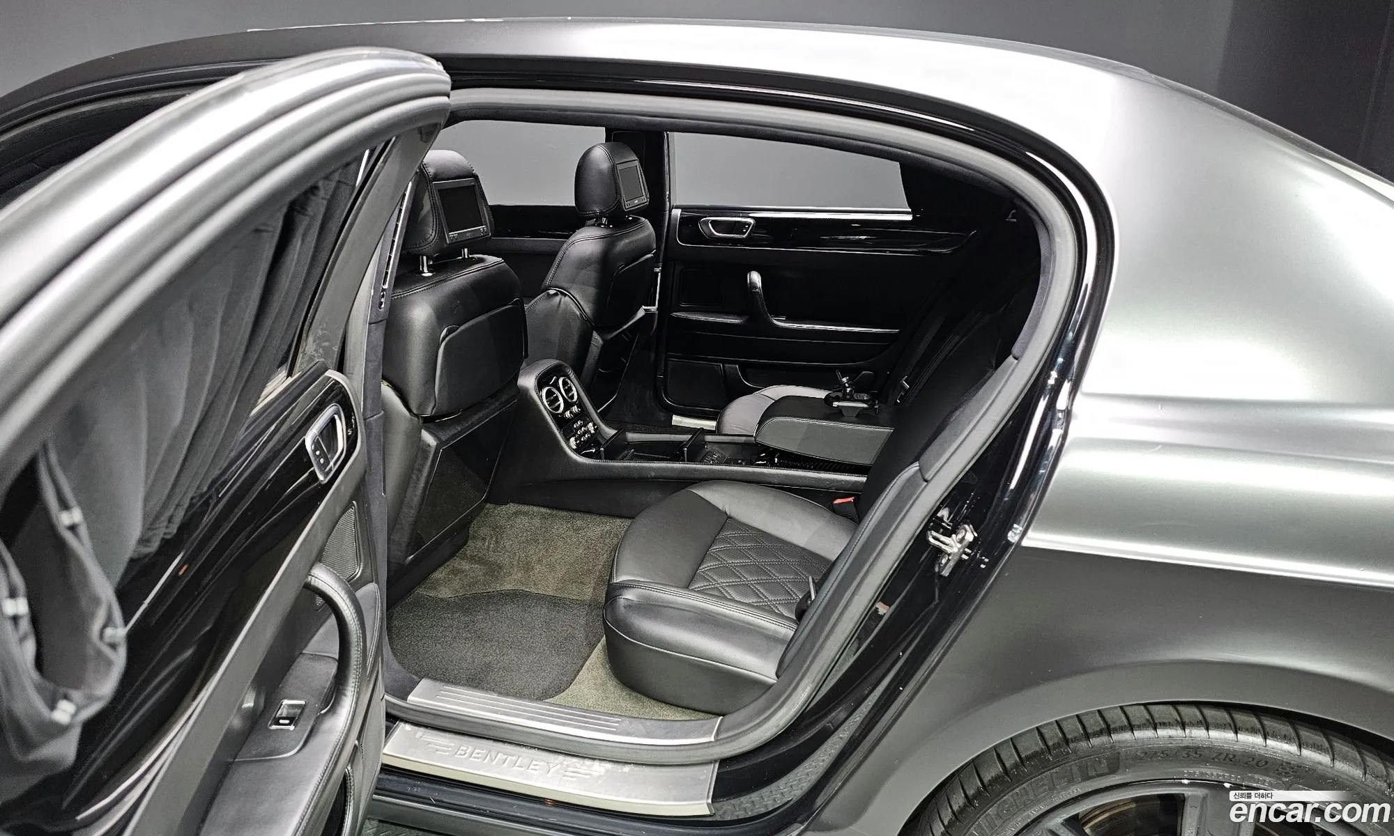 Bentley Flying Spur 2006 SCBBE53W368034227 — 2