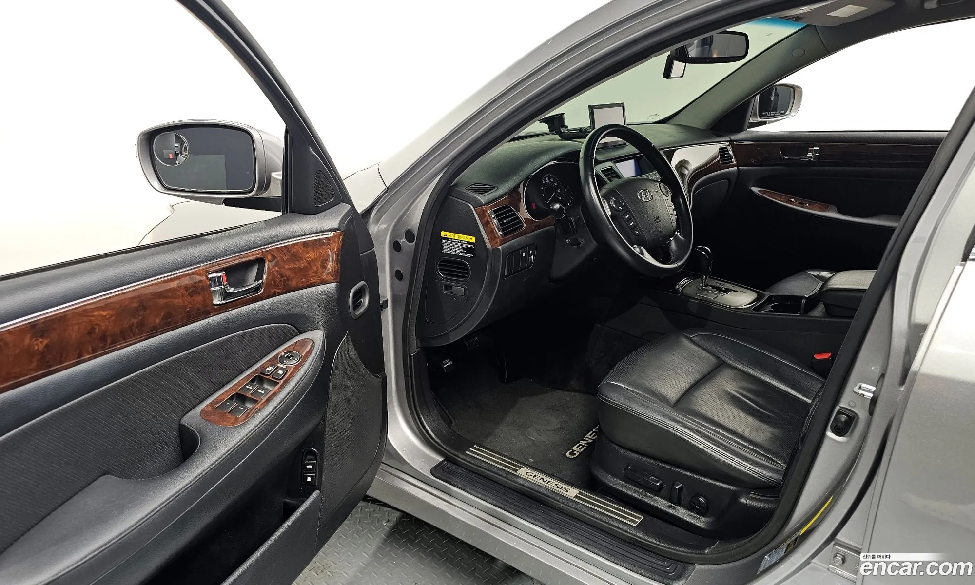Hyundai Genesis 2010 — 10