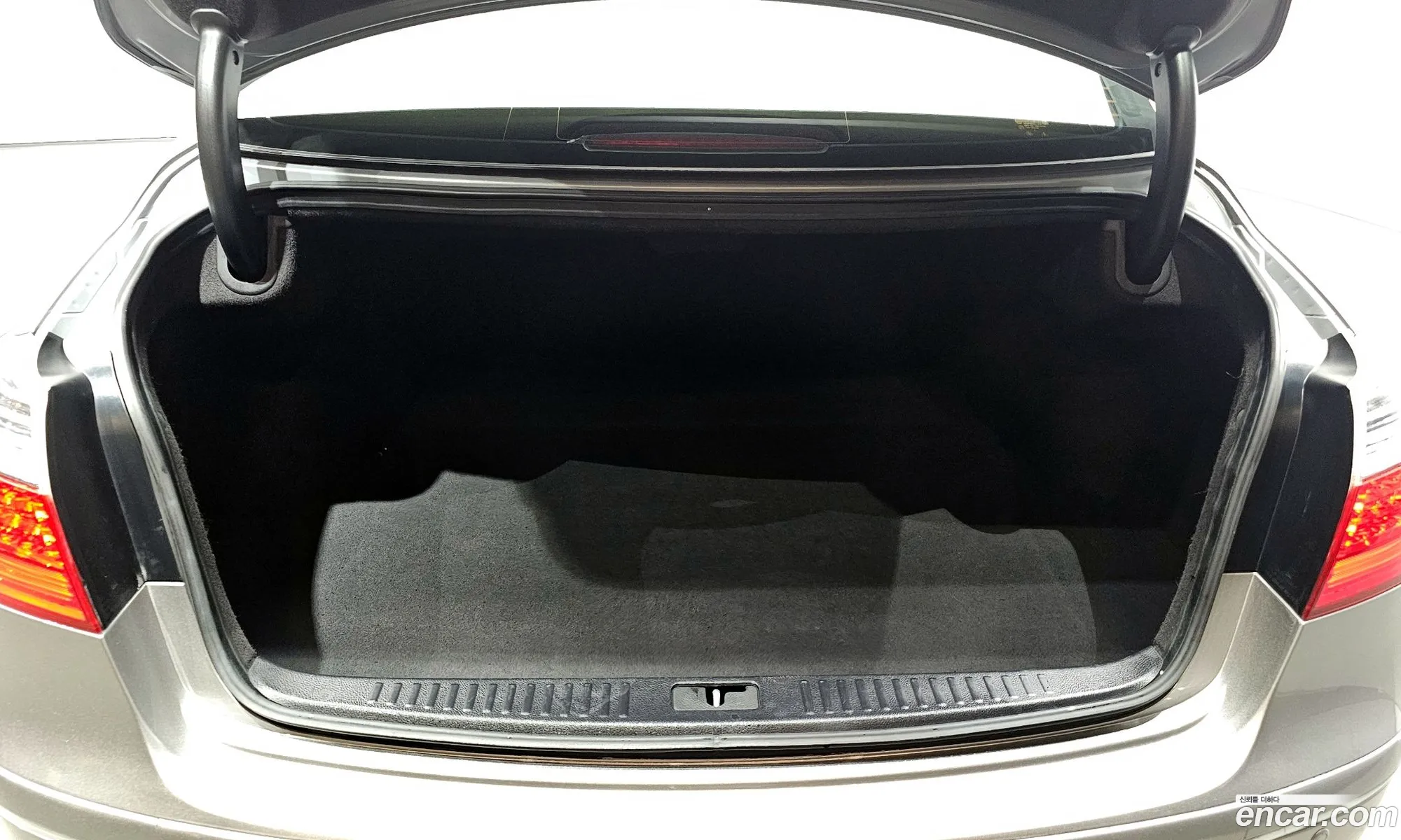 Hyundai Genesis 2010 — 13