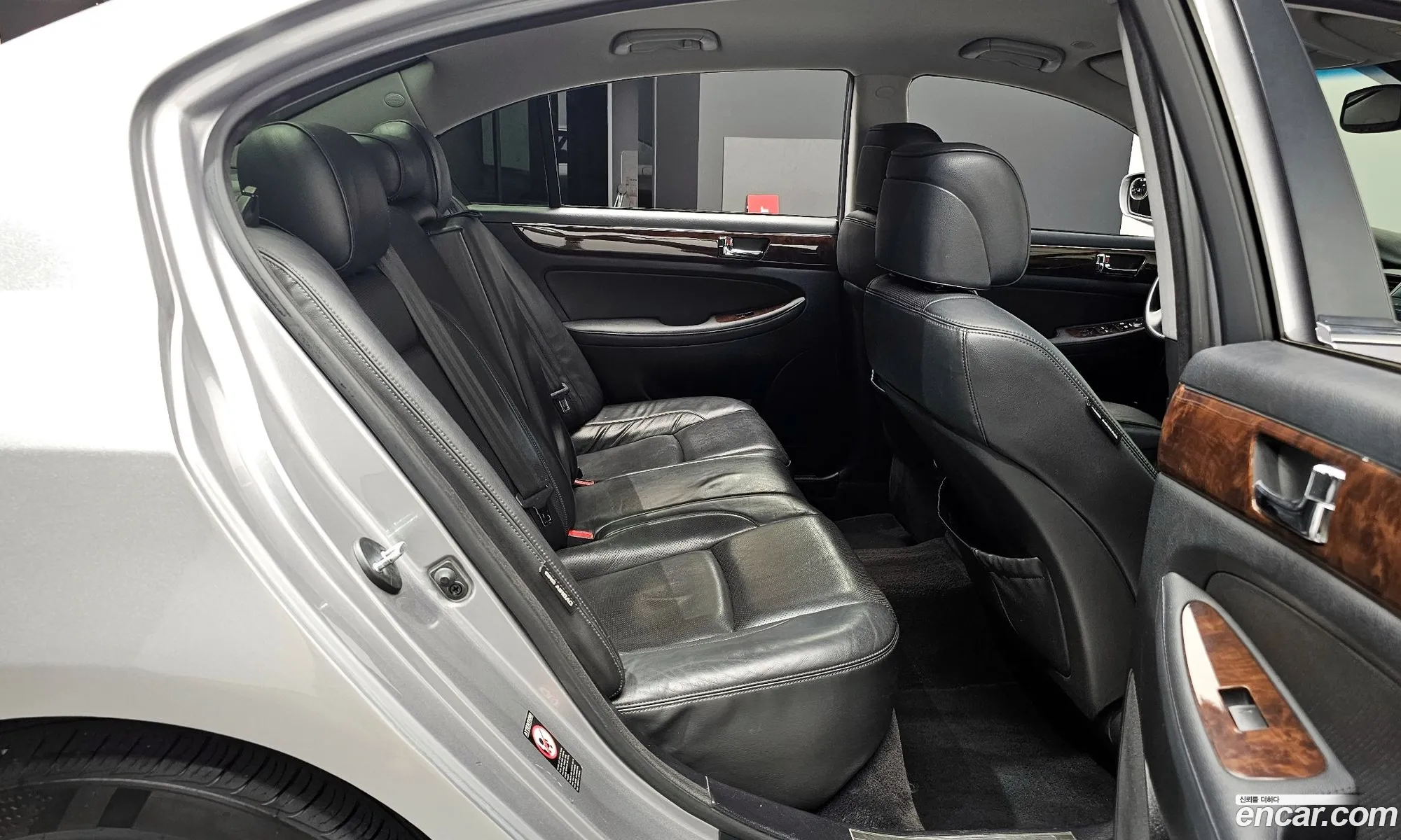 Hyundai Genesis 2010 — 14