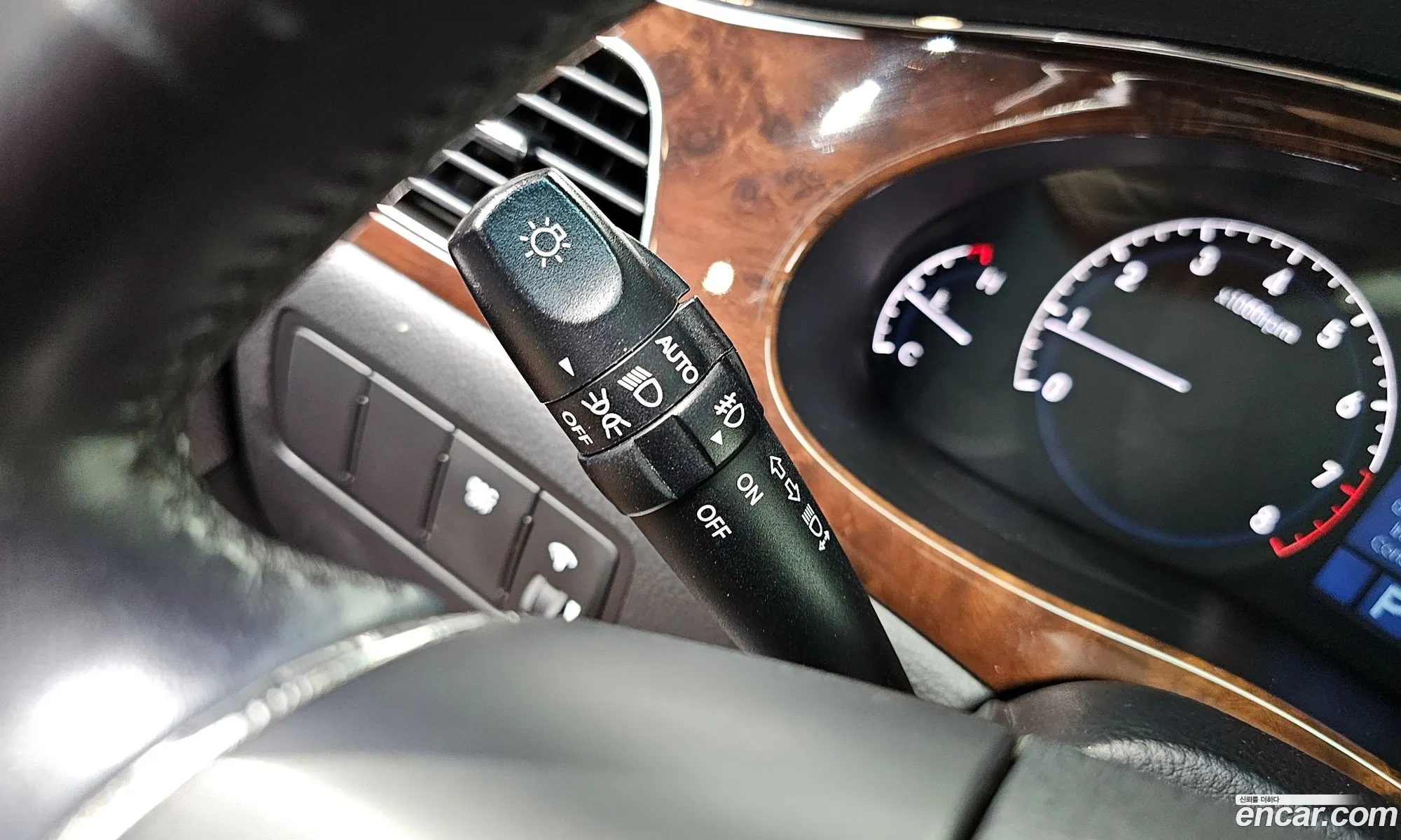 Hyundai Genesis 2010 — 15