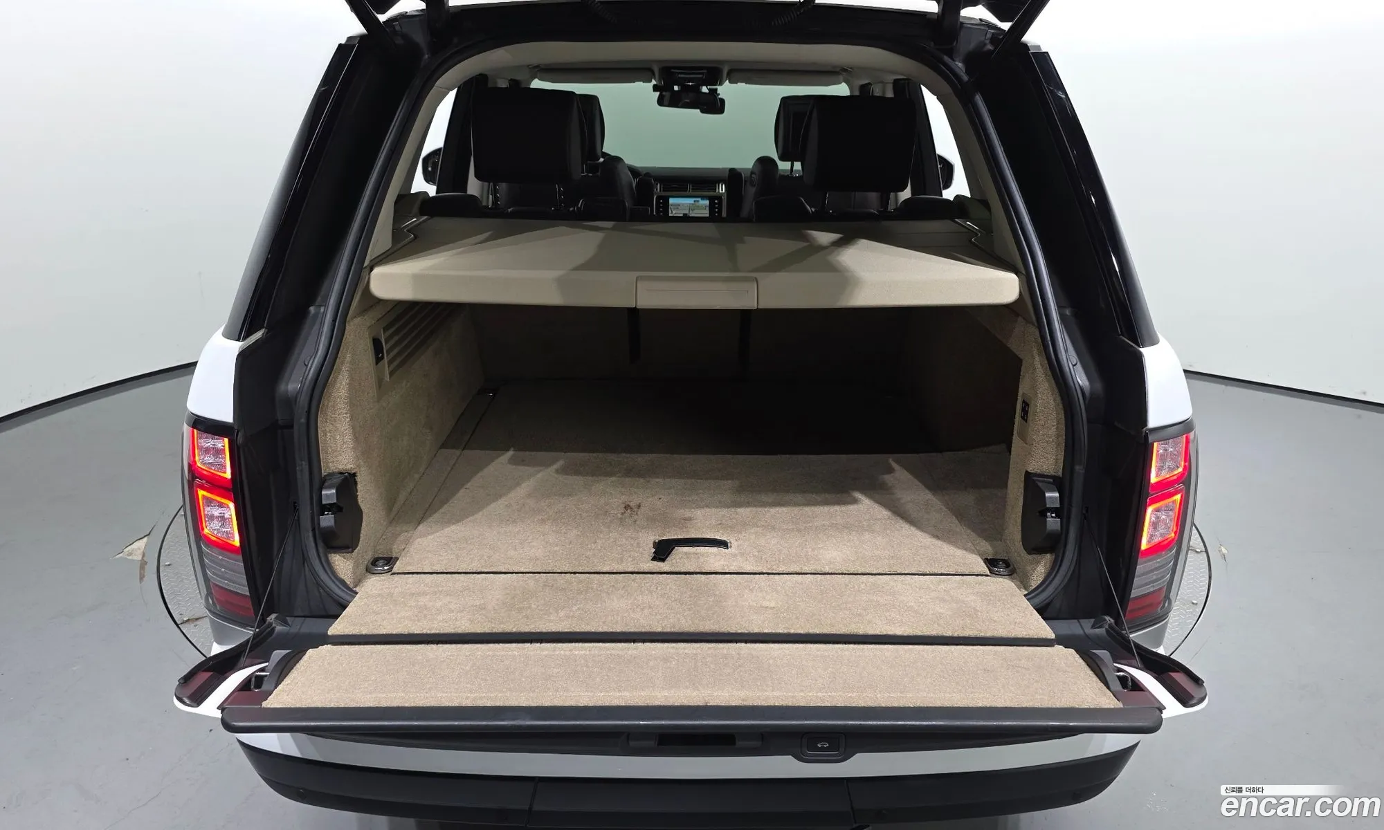 Land Rover Range Rover 2016 SALGA2JF2GA283279 — 12