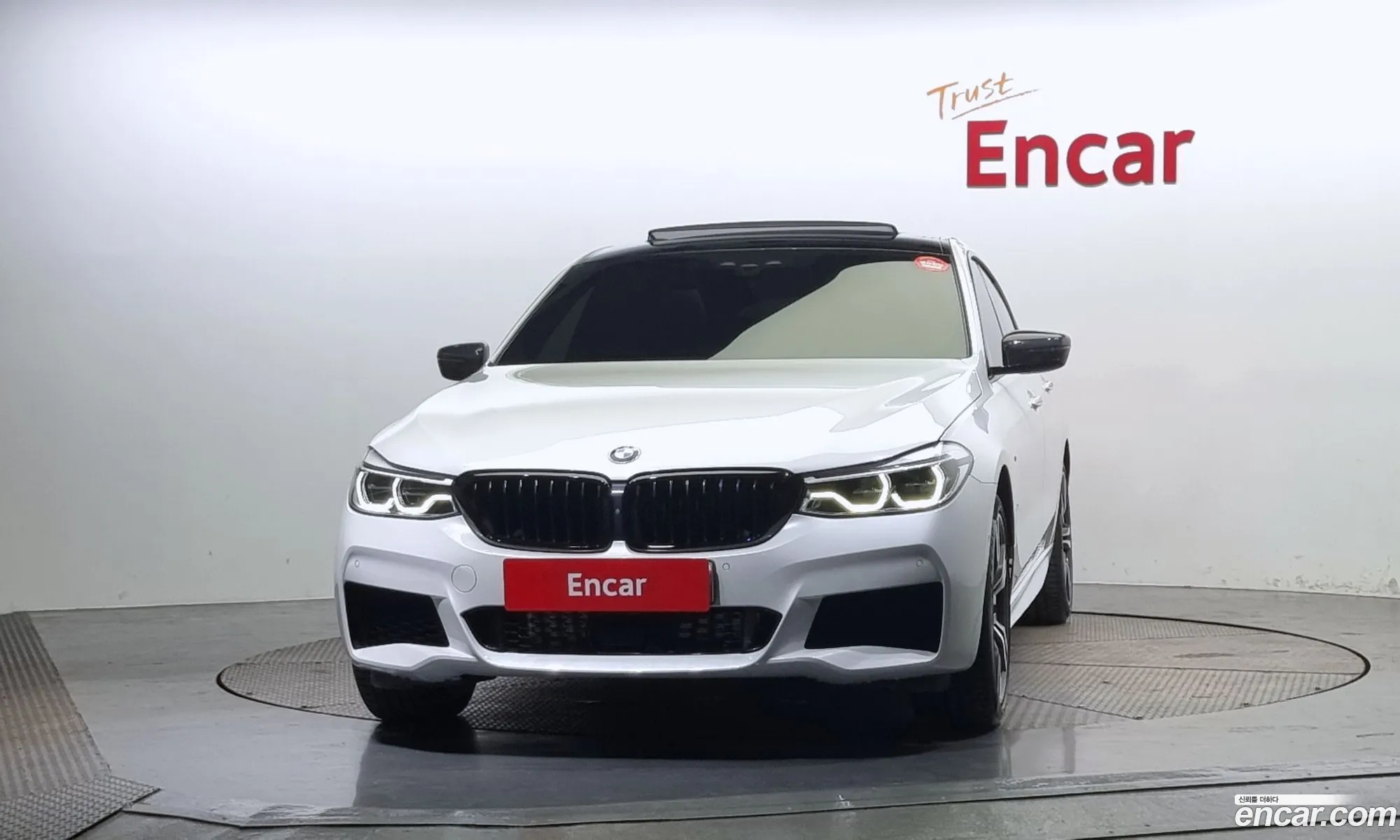 BMW 6 Series GT 2018 WBAJV6102JBL15764 — 3