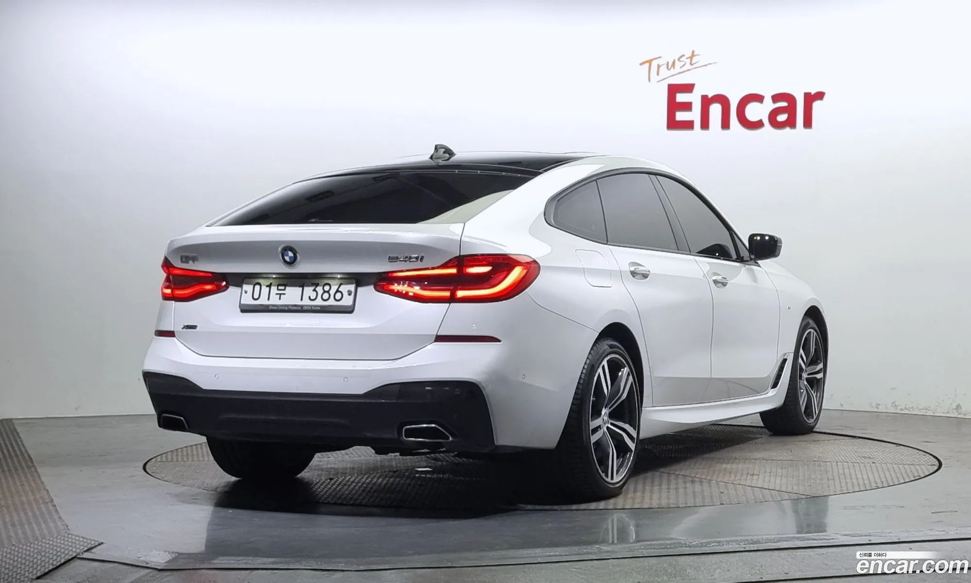 BMW 6 Series GT 2018 WBAJV6102JBL15764 — 6