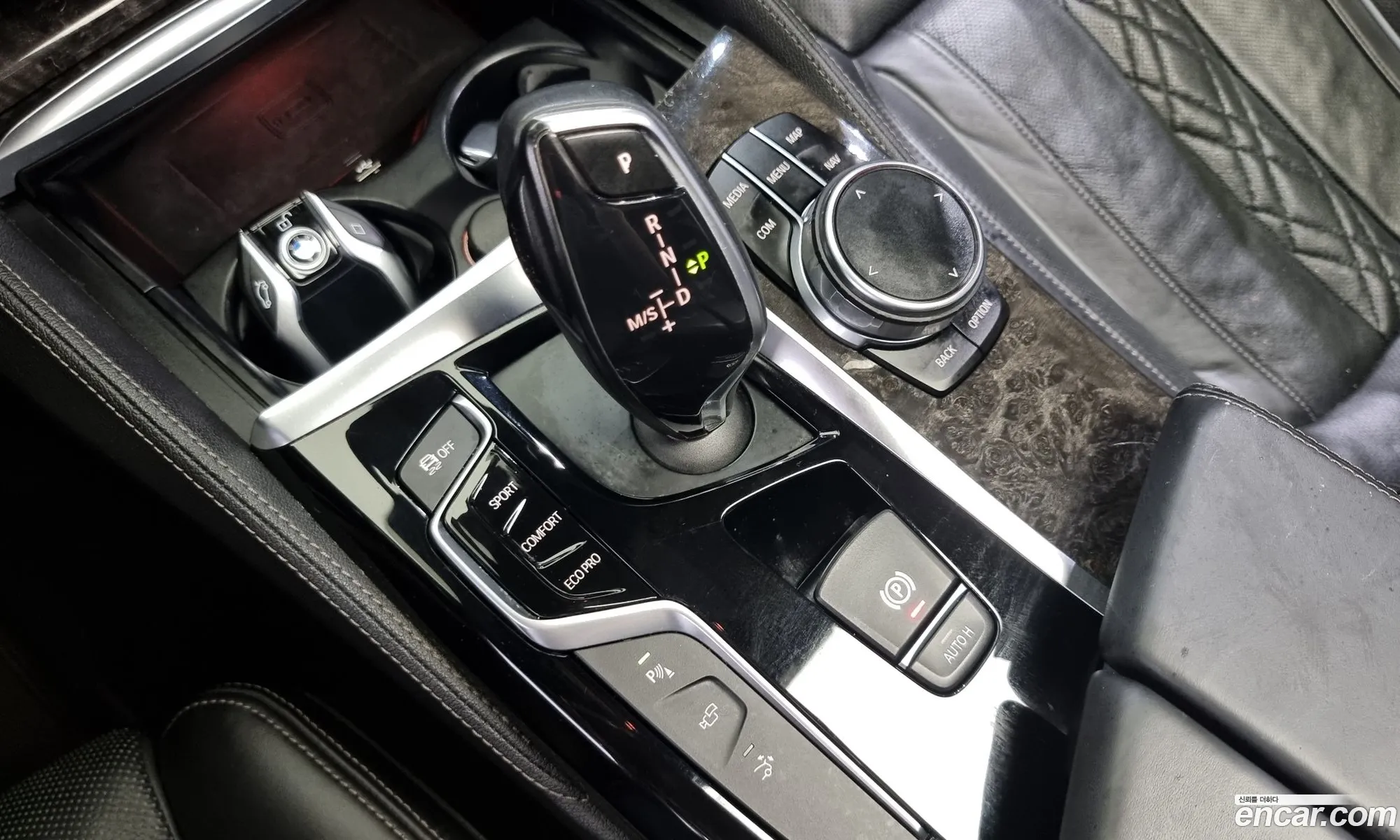 BMW 6 Series GT 2018 WBAJV6102JBL15764 — 11
