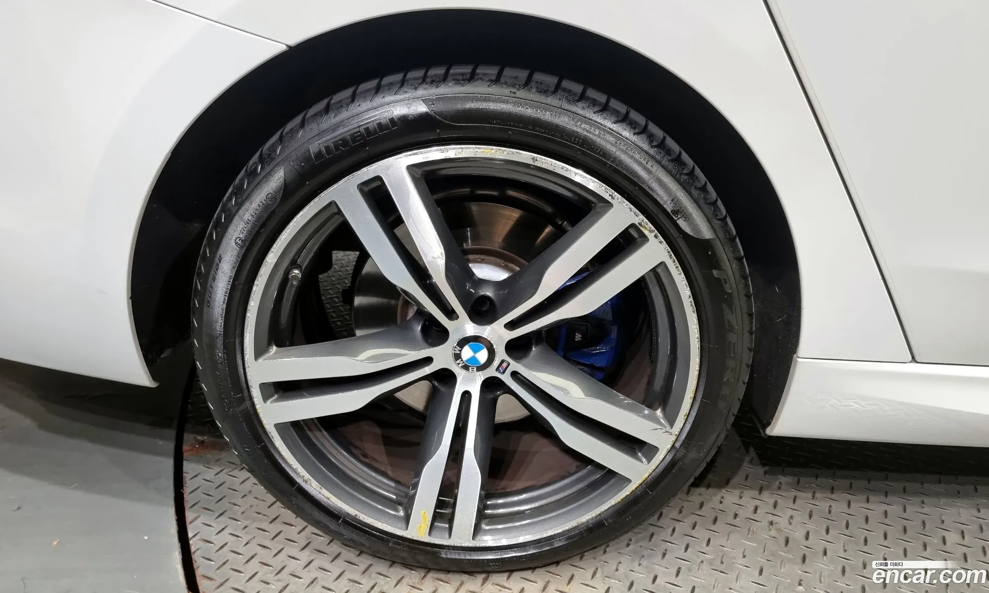 BMW 6 Series GT 2018 WBAJV6102JBL15764 — 14