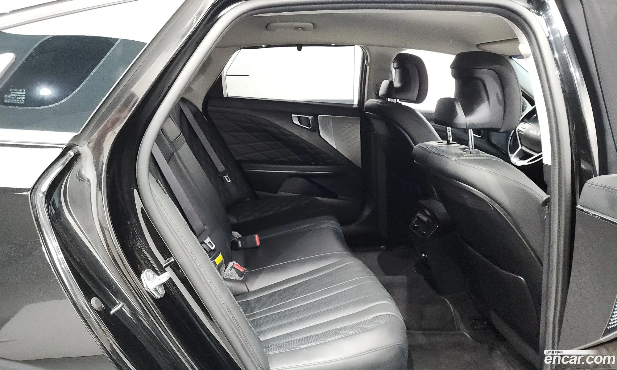 Kia K8 2021 — 8