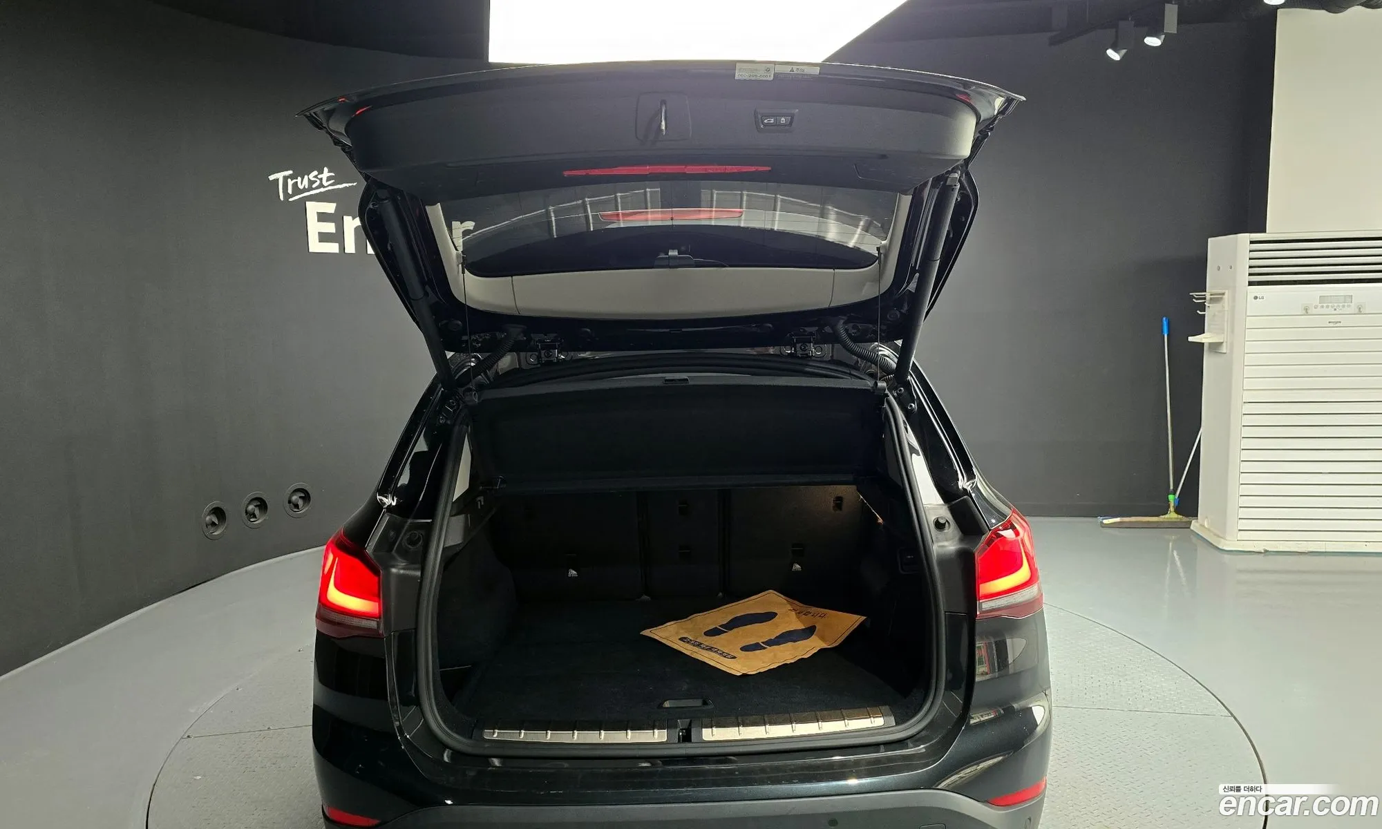 BMW X1 2021 WBA11DG06M5S54106 — 8