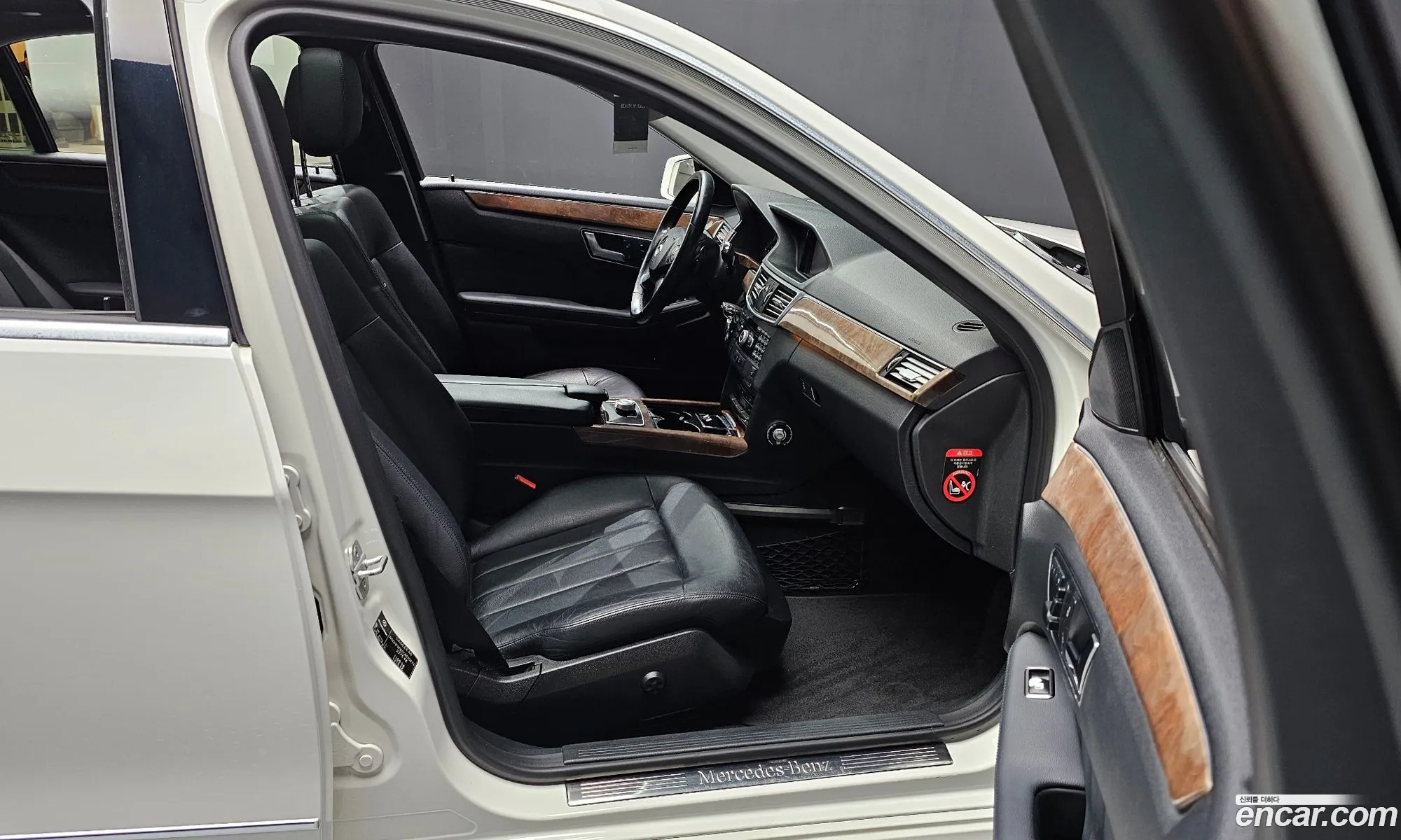 Mercedes-Benz E-Class W212 2012 WDDHF5FB7CA593674 — 14
