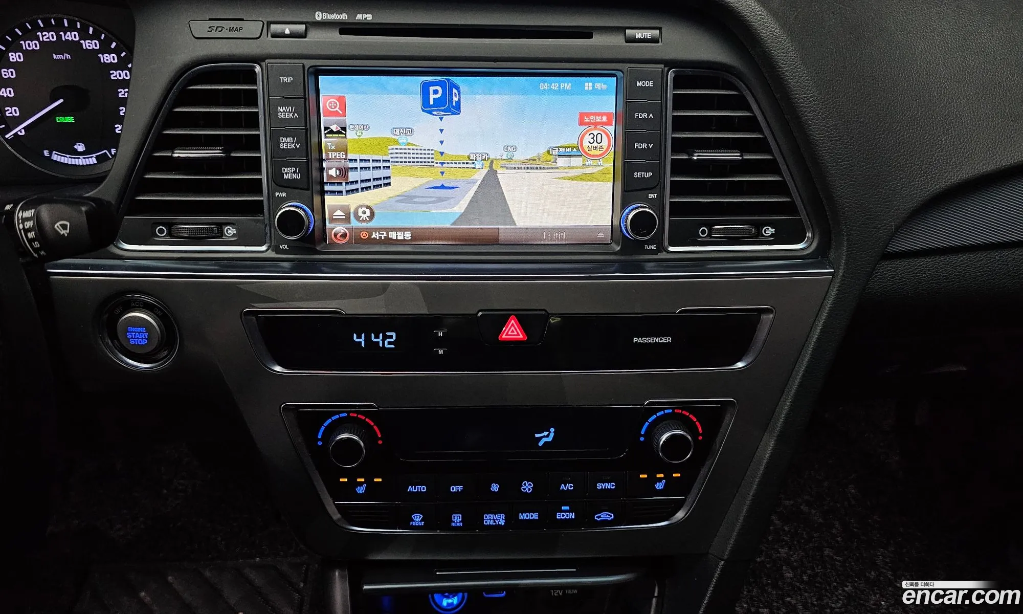 Hyundai LF Sonata Hybrid 2015 — 4