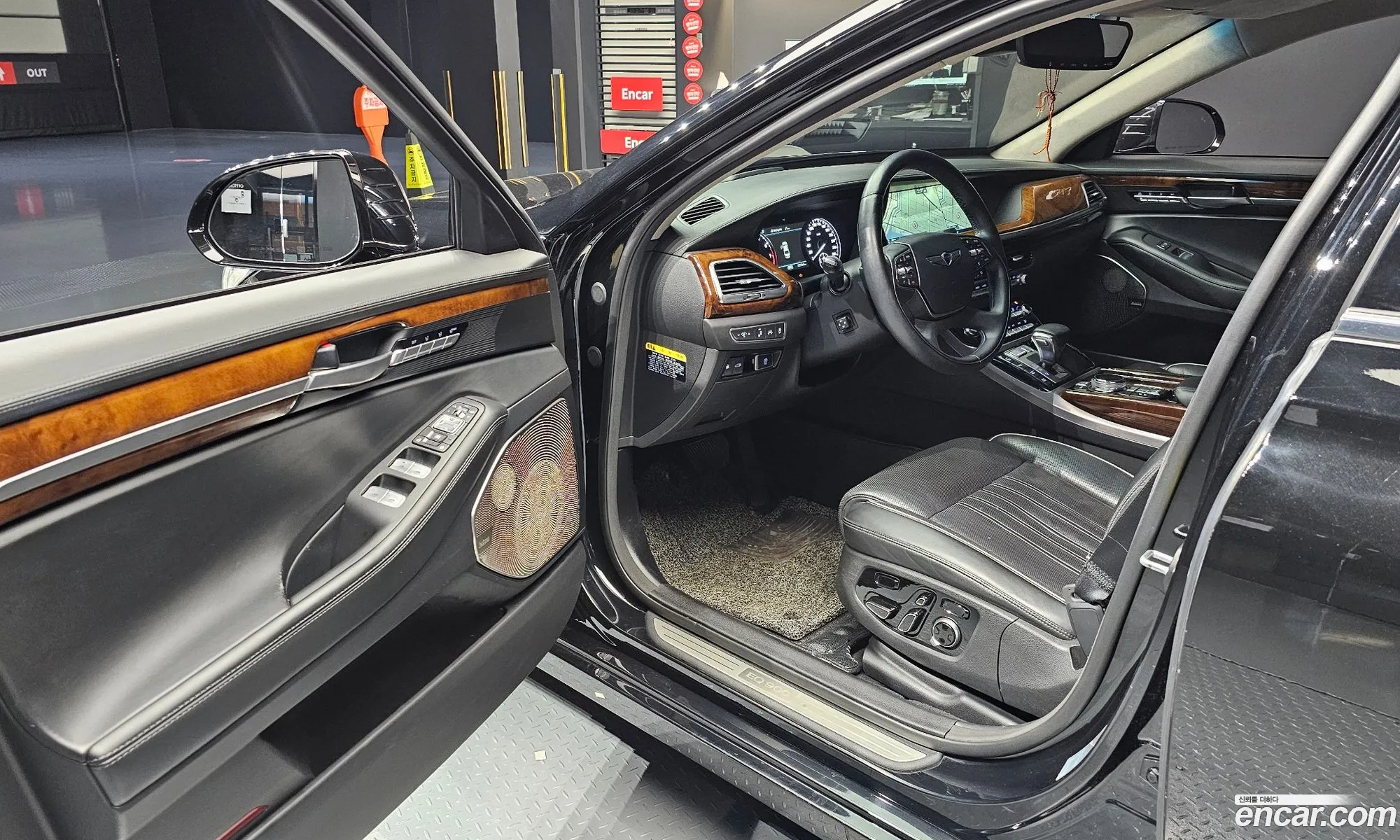 Genesis EQ900 2015 — 3