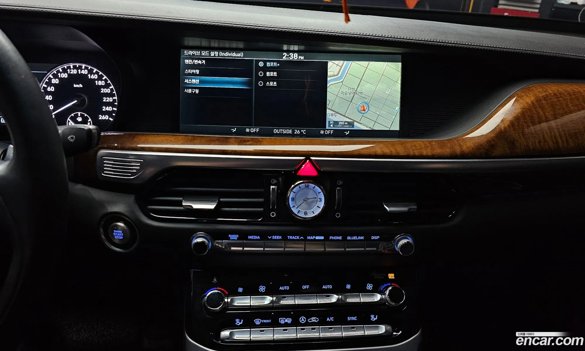 Genesis EQ900 2015 — 14