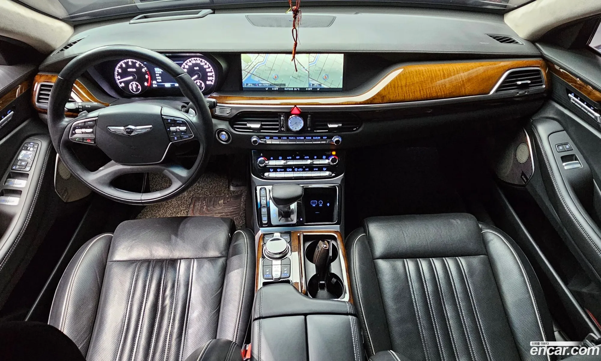 Genesis EQ900 2015 — 2