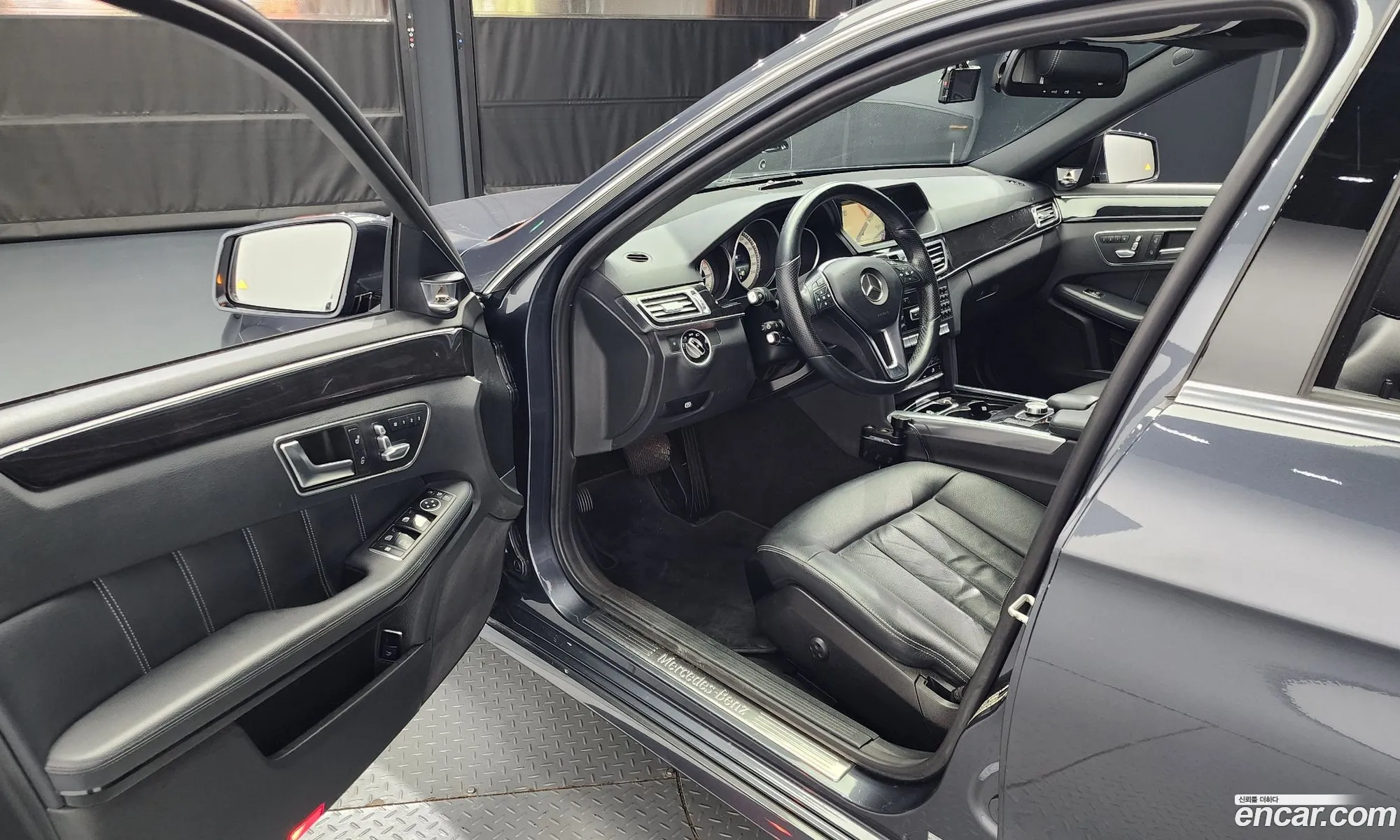 Mercedes-Benz E-Class W212 2015 WDDHF0AB1FB128087 — 16