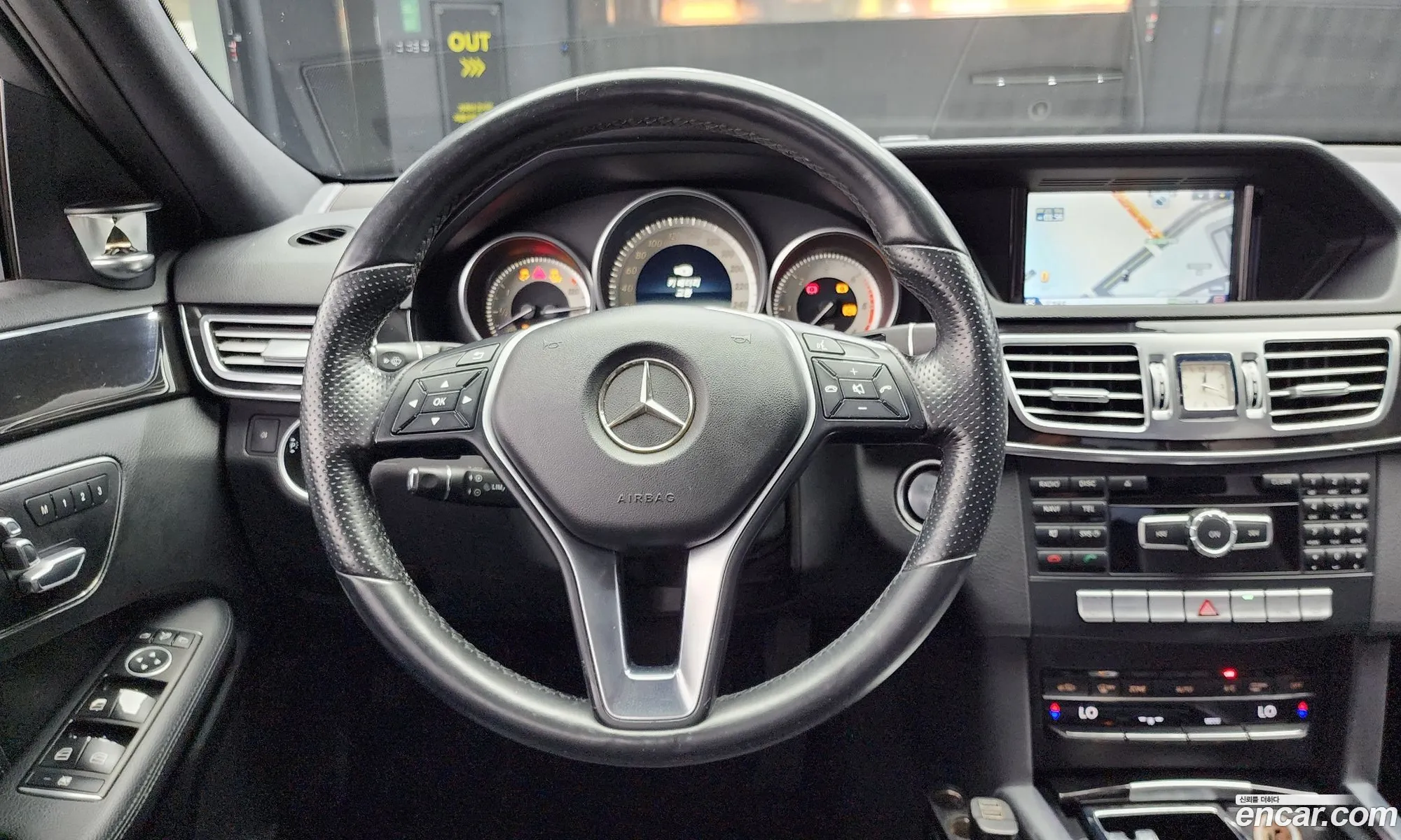 Mercedes-Benz E-Class W212 2015 WDDHF0AB1FB128087 — 13