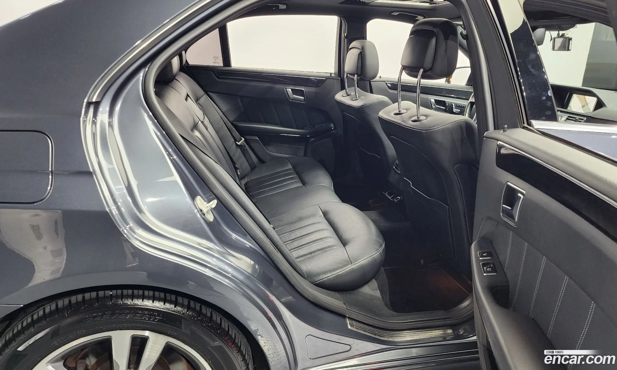 Mercedes-Benz E-Class W212 2015 WDDHF0AB1FB128087 — 17
