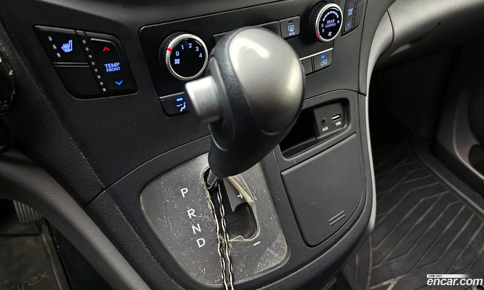 Hyundai Grand Starex 2019 — 17