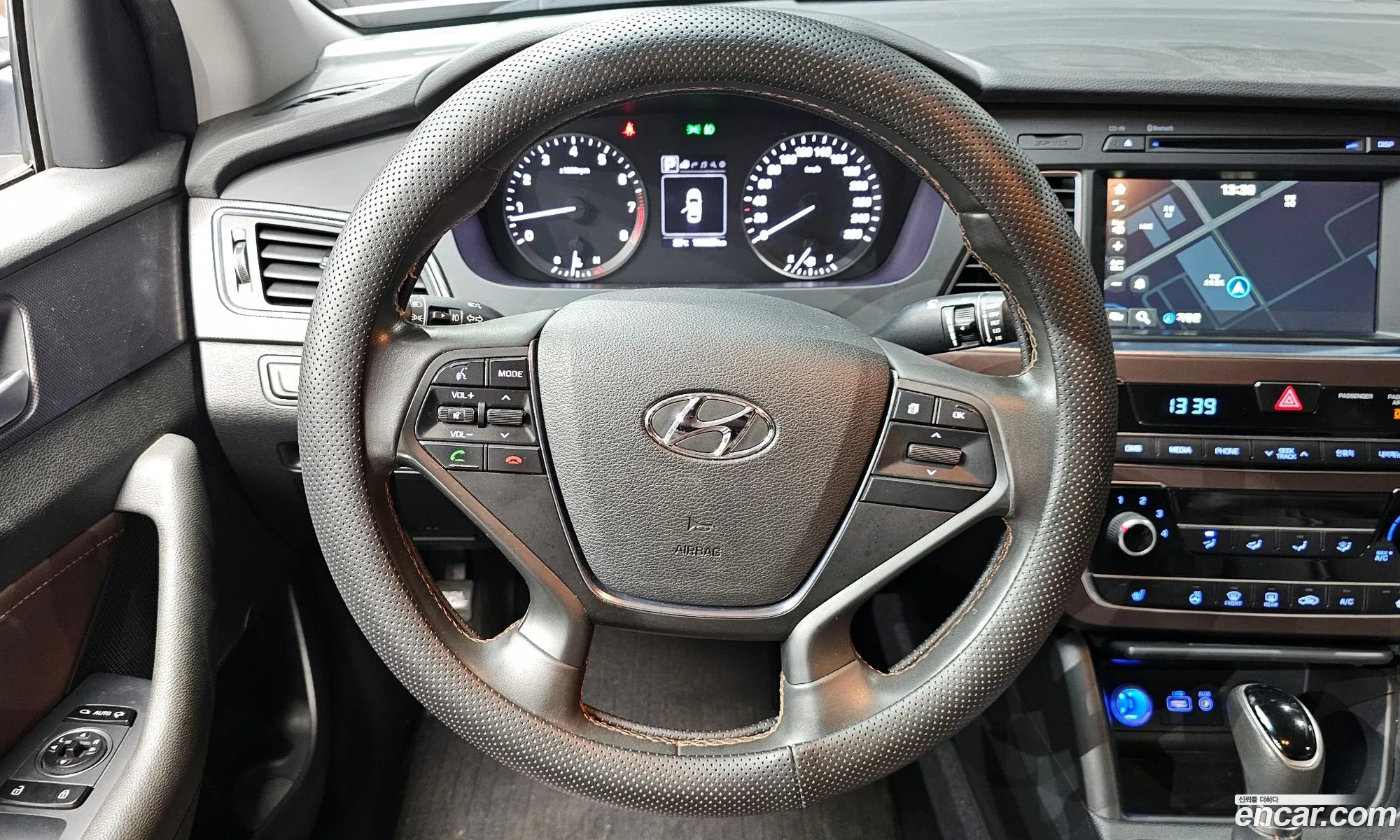 Hyundai LF Sonata 2017 — 13