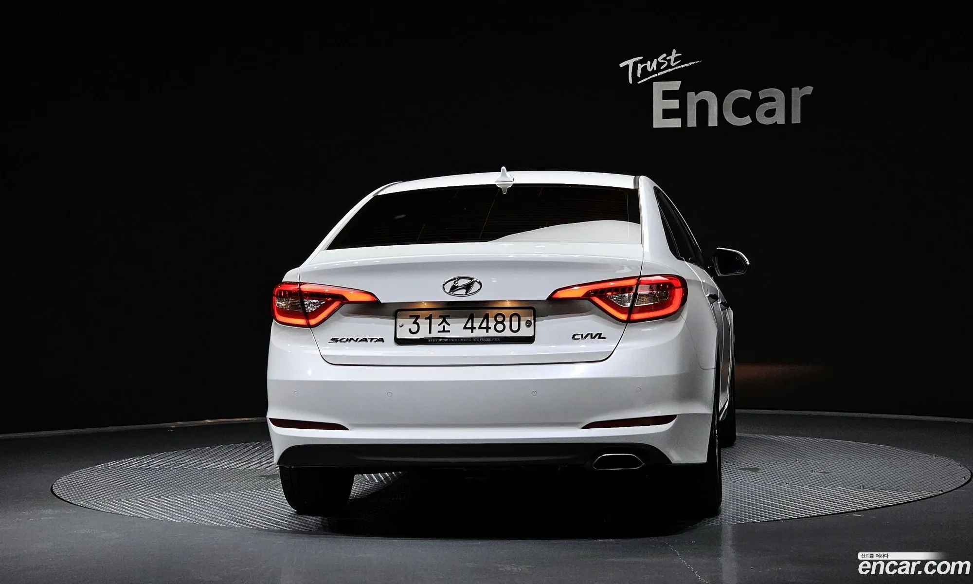 Hyundai LF Sonata 2017 — 16