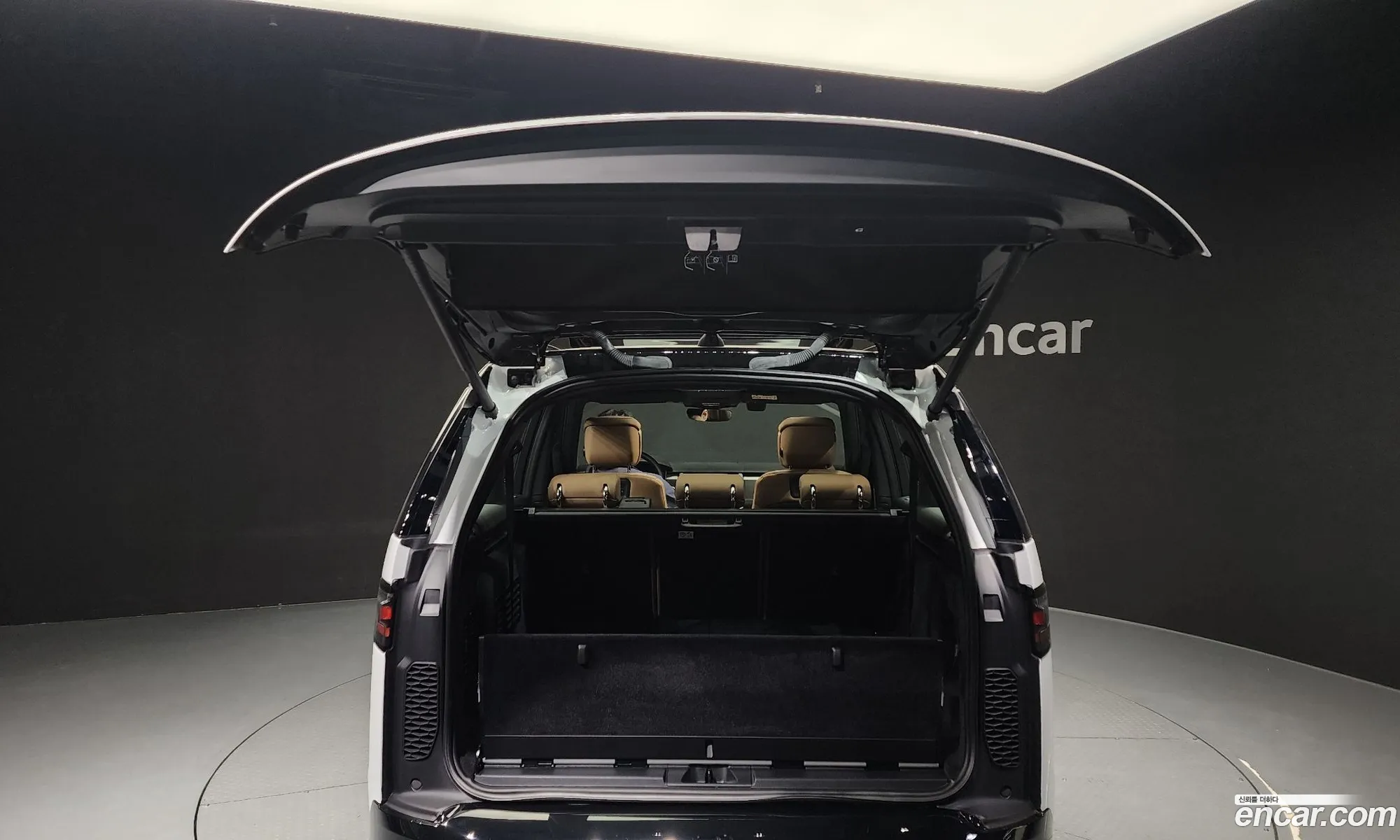 Land Rover Discovery 5 2024 SALRA2BU7R2500358 — 11