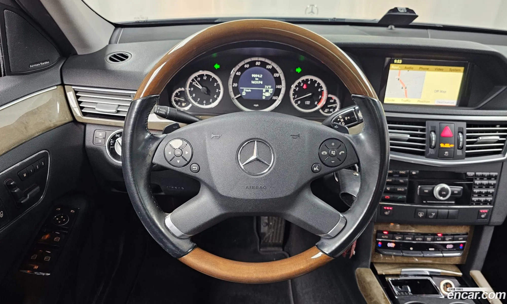 Mercedes-Benz E-Class W212 2010 WDDHF8HB4AA238599 — 10
