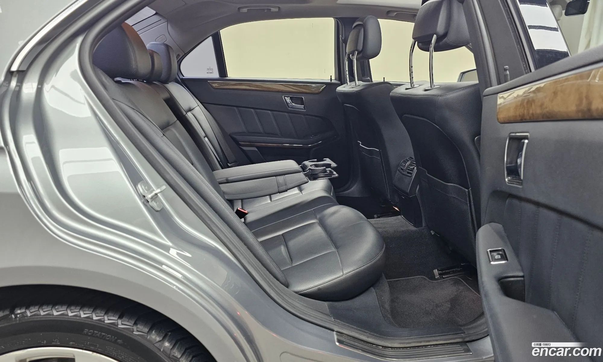 Mercedes-Benz E-Class W212 2010 WDDHF8HB4AA238599 — 19