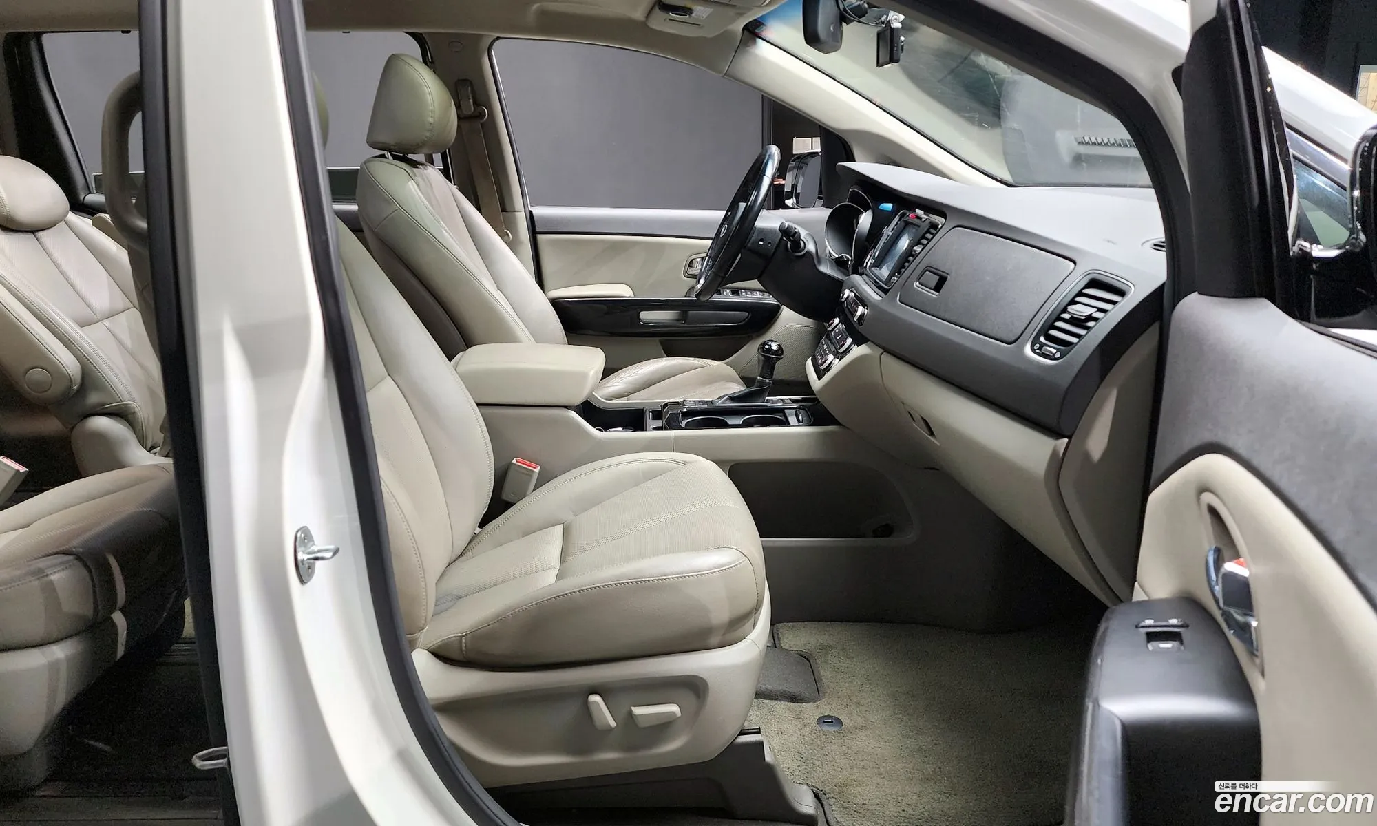 Kia Carnival 2016 — 20