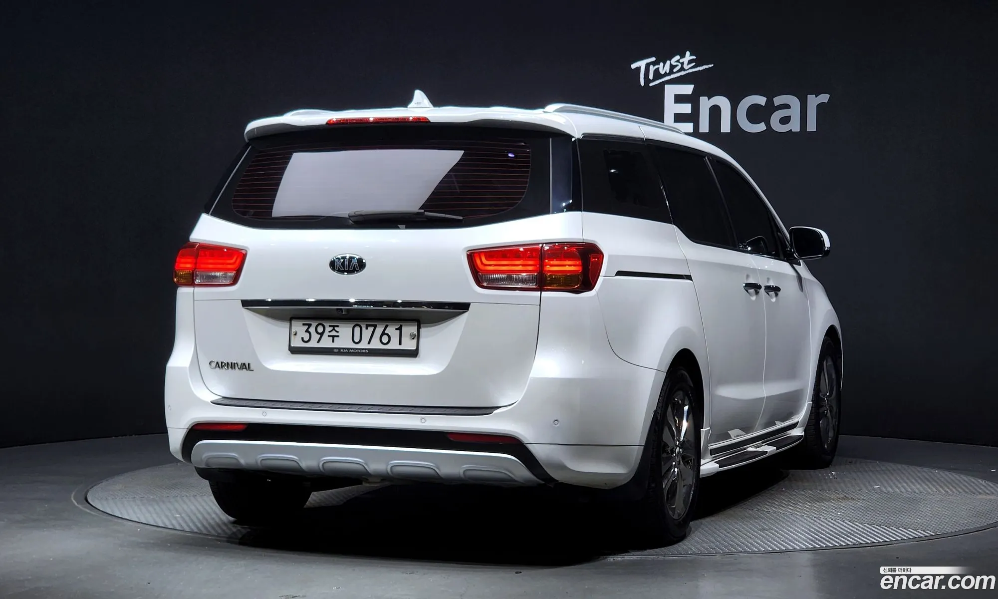 Kia Carnival 2016 — 16