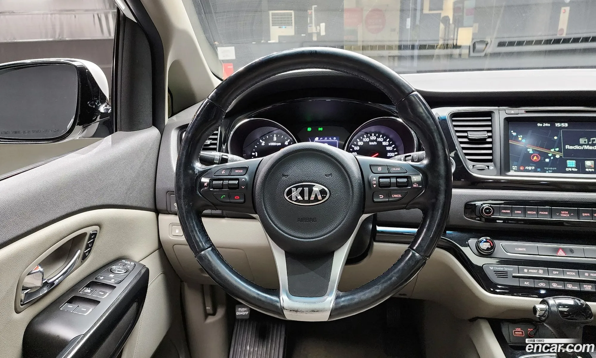 Kia Carnival 2016 — 9