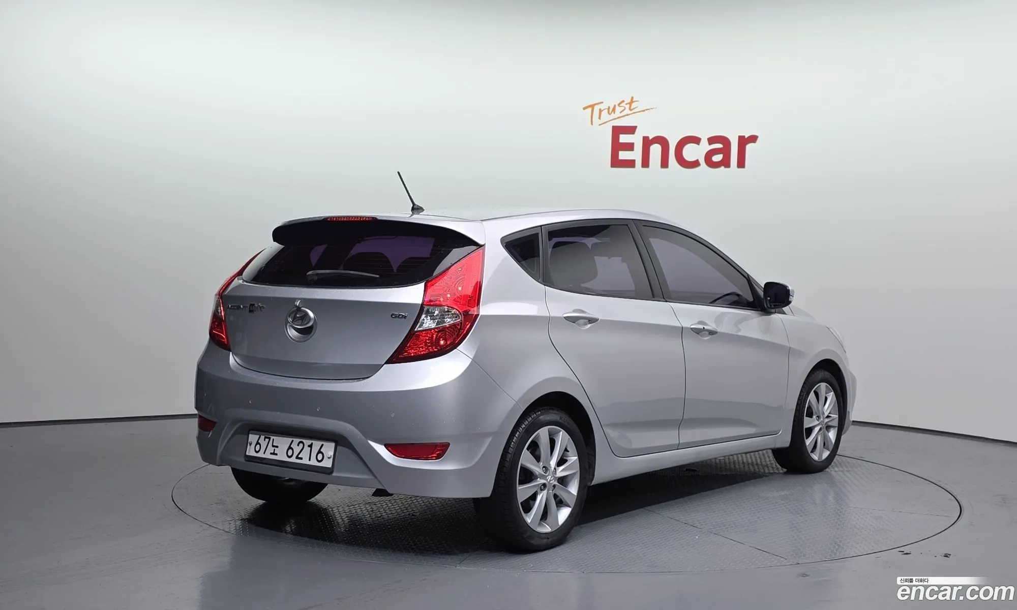 Hyundai Accent 2012 — 3