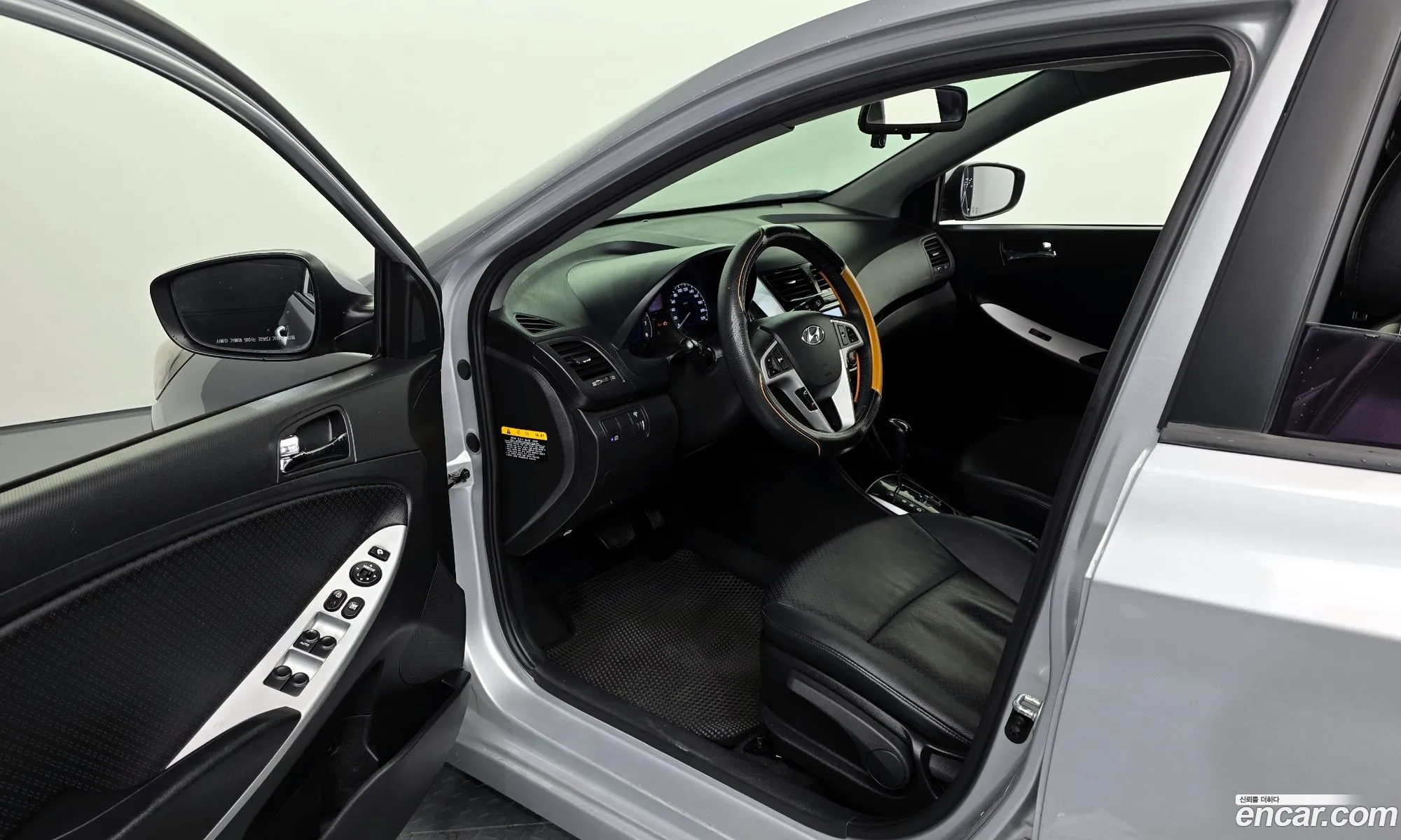 Hyundai Accent 2012 — 8