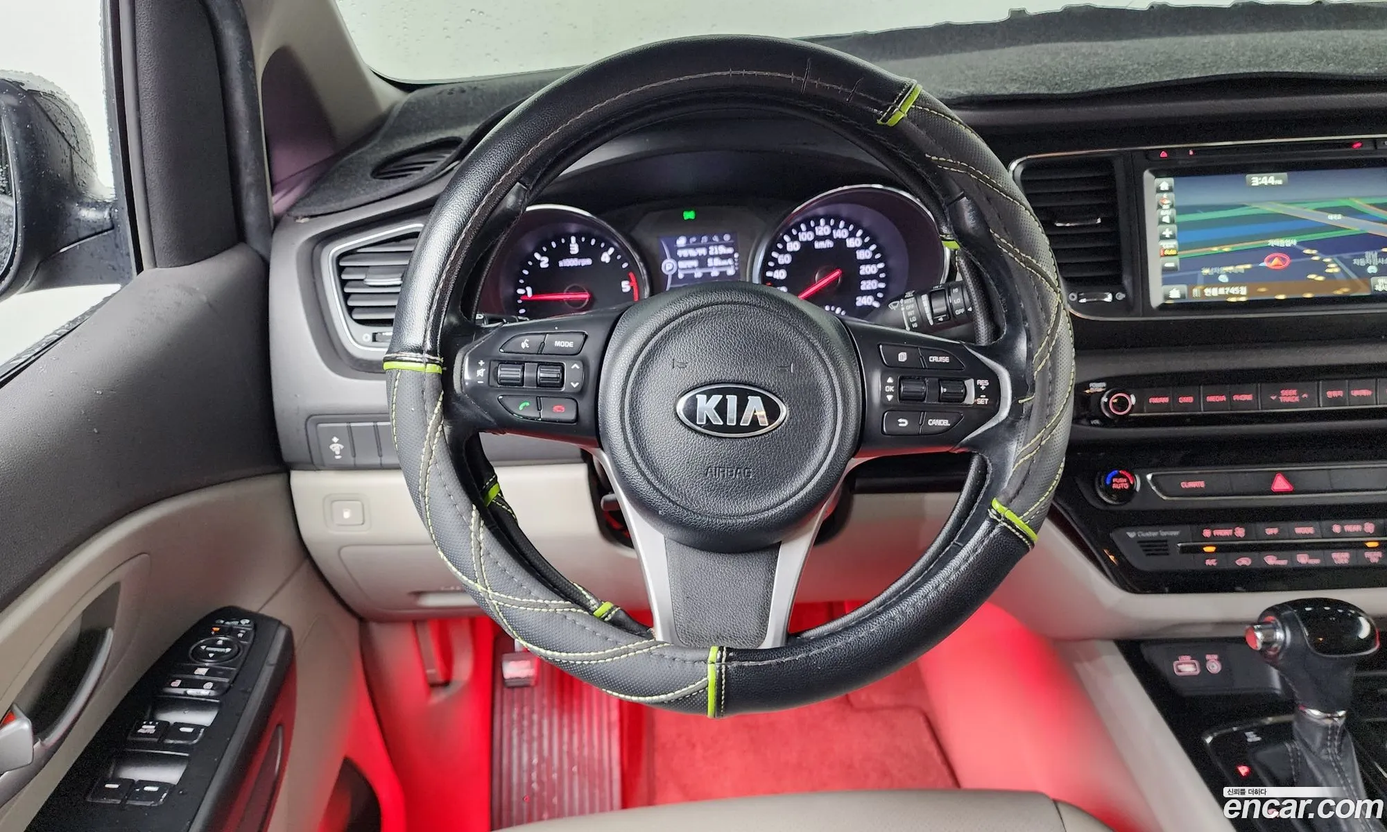 Kia Carnival 2015 — 17