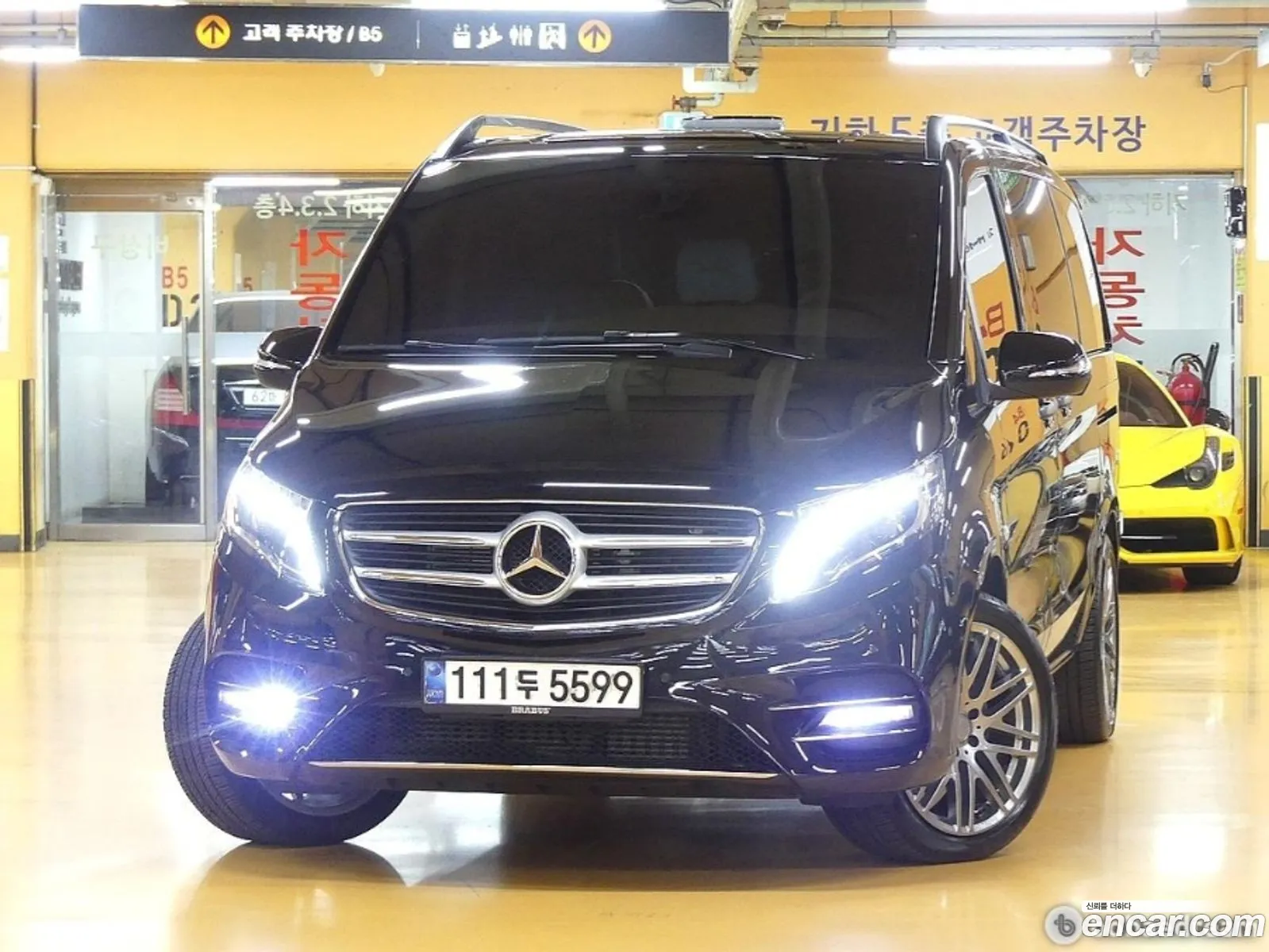 Mercedes-Benz V-Class 2020 — 18