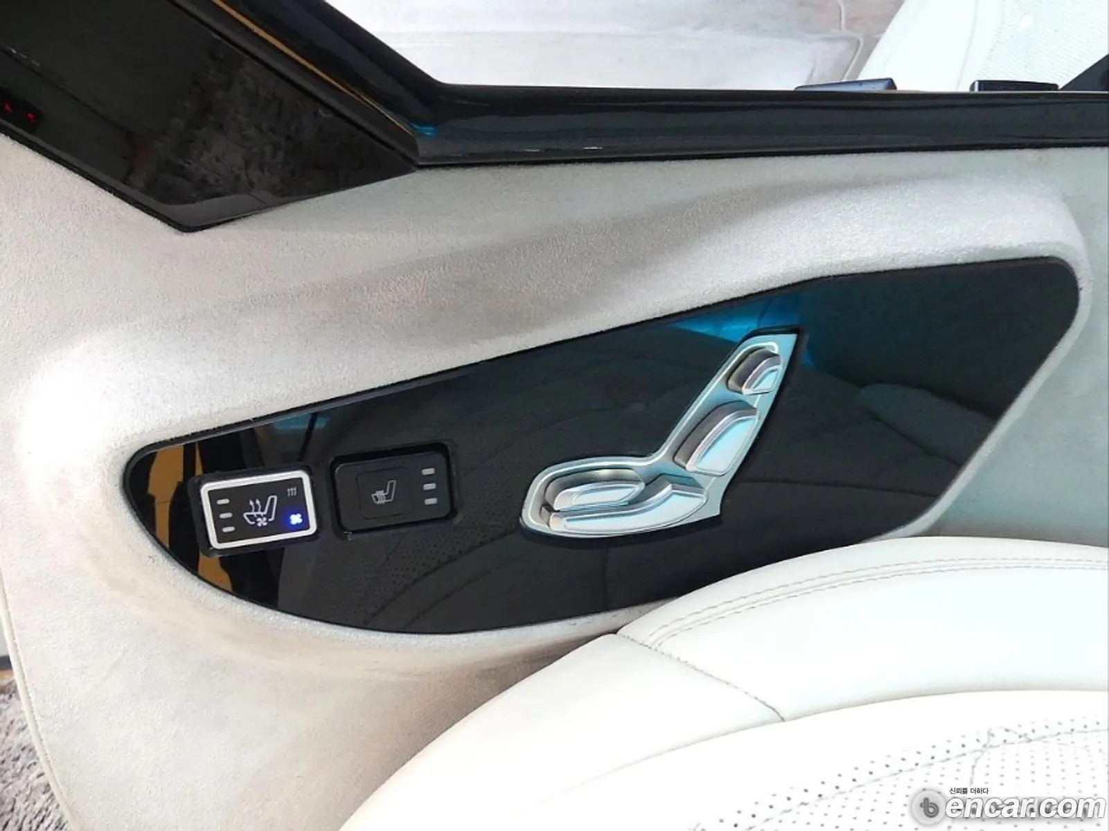 Mercedes-Benz V-Class 2020 — 16