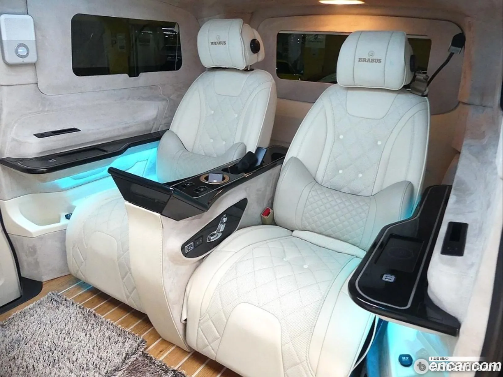 Mercedes-Benz V-Class 2020 — 14