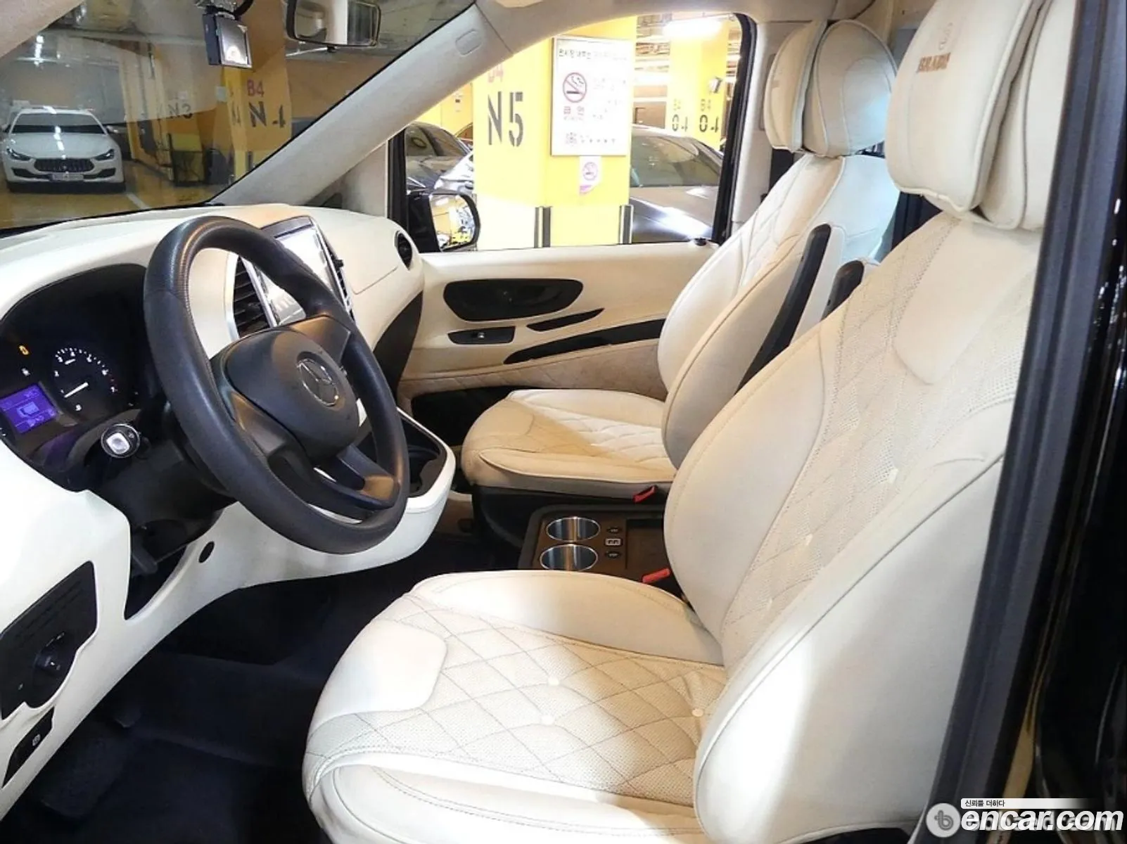 Mercedes-Benz V-Class 2020 — 10