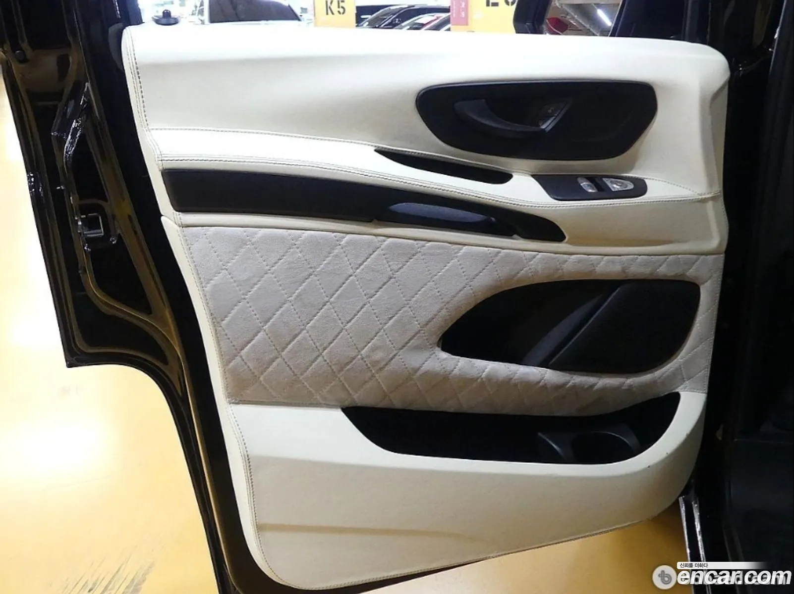 Mercedes-Benz V-Class 2020 — 3