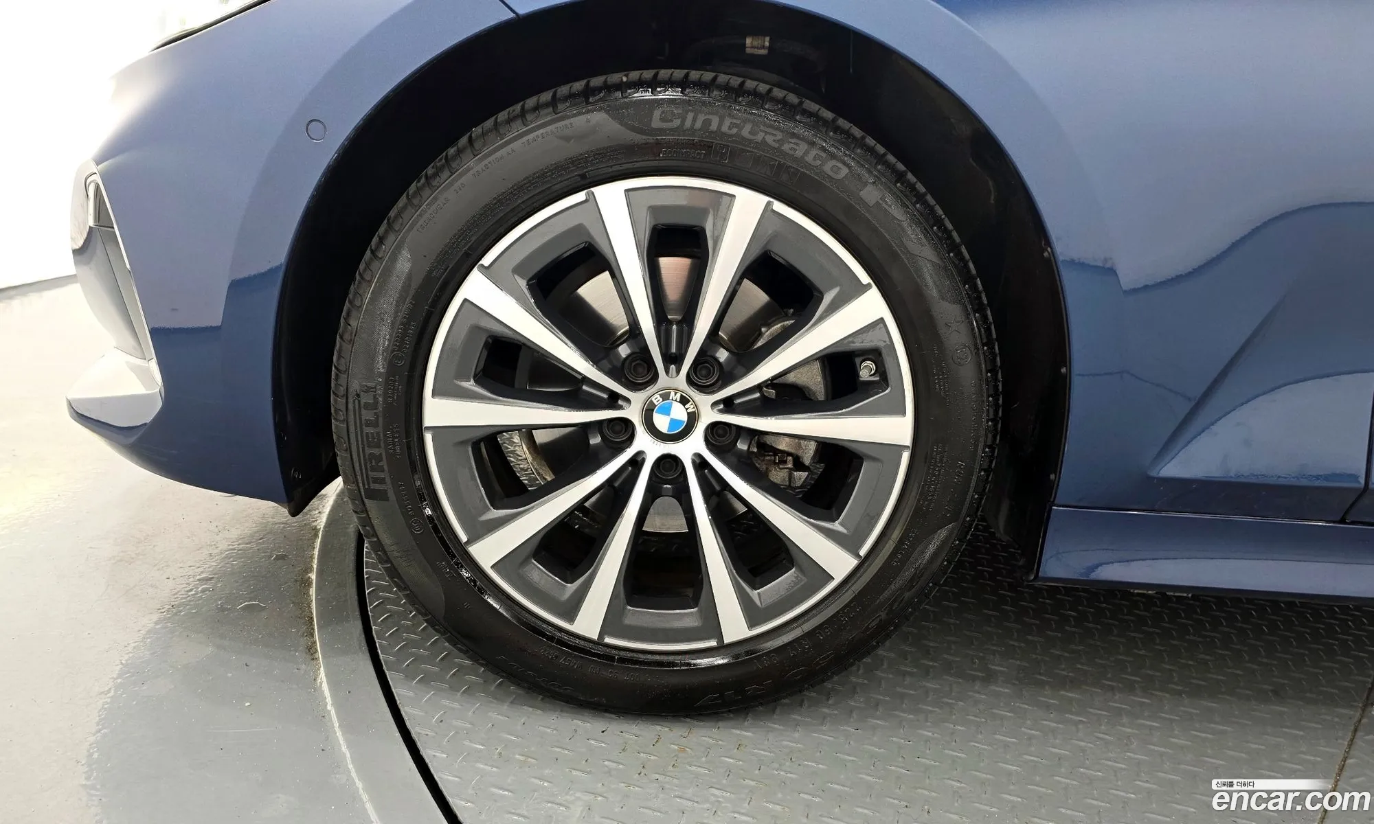 BMW 3 Series 2023 — 8