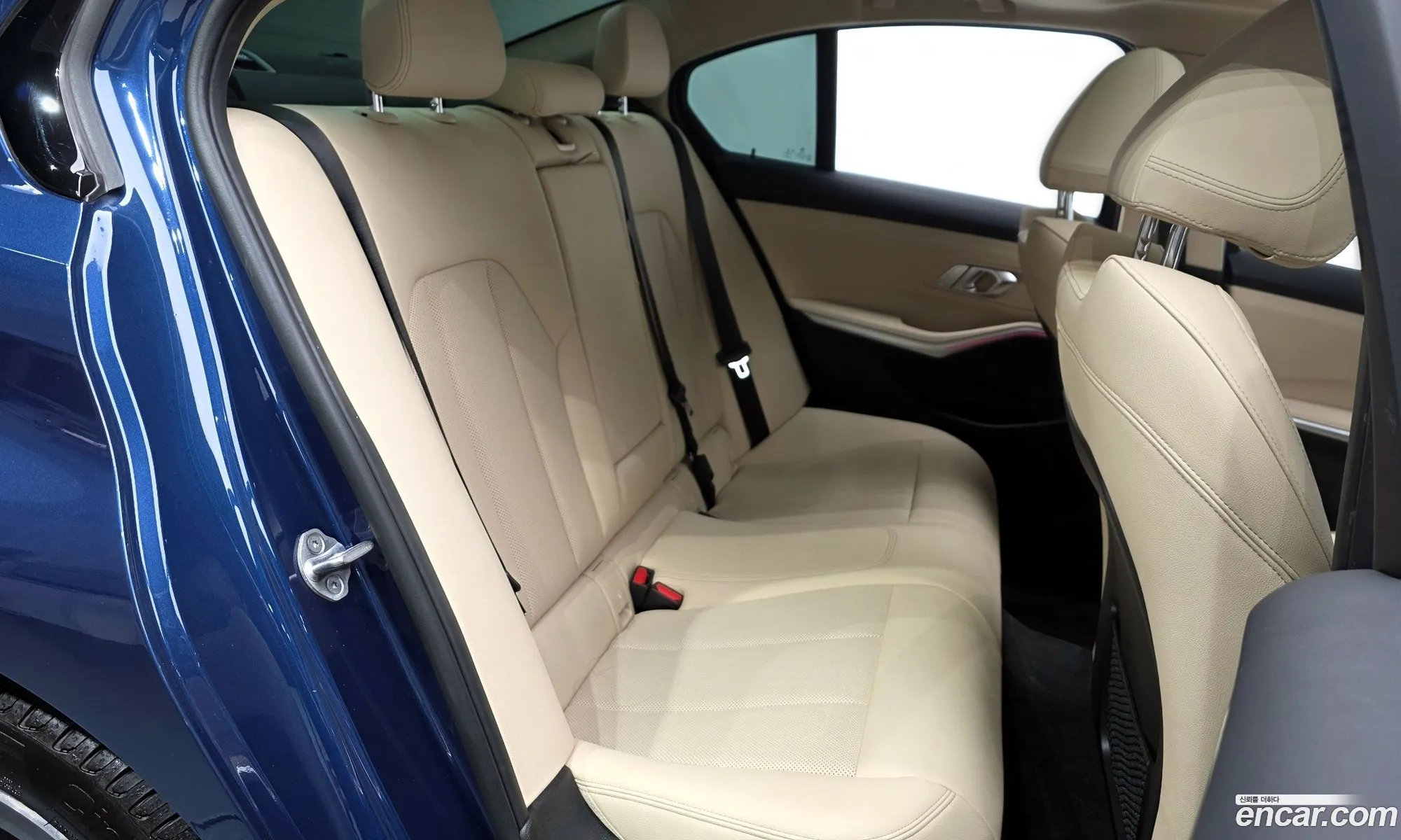 BMW 3 Series 2023 — 13