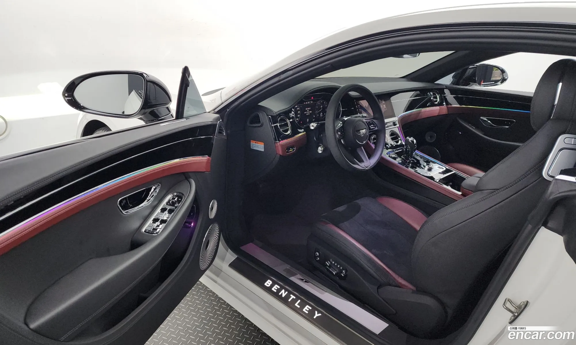 Bentley Continental GT 2023 — 10