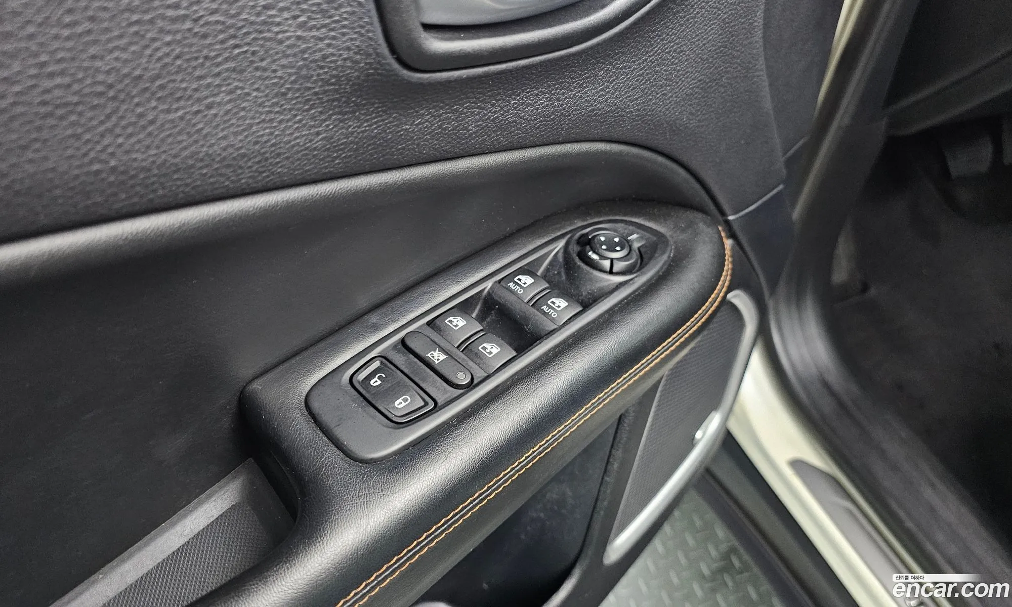 Jeep Compass 2018 3C4NJDCB2JT394175 — 14