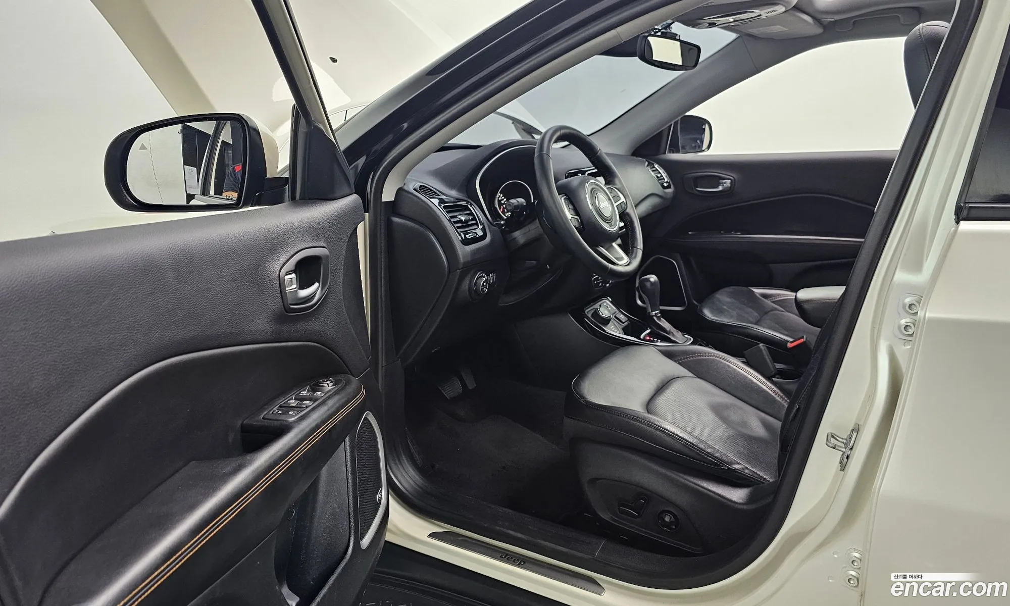 Jeep Compass 2018 3C4NJDCB2JT394175 — 9