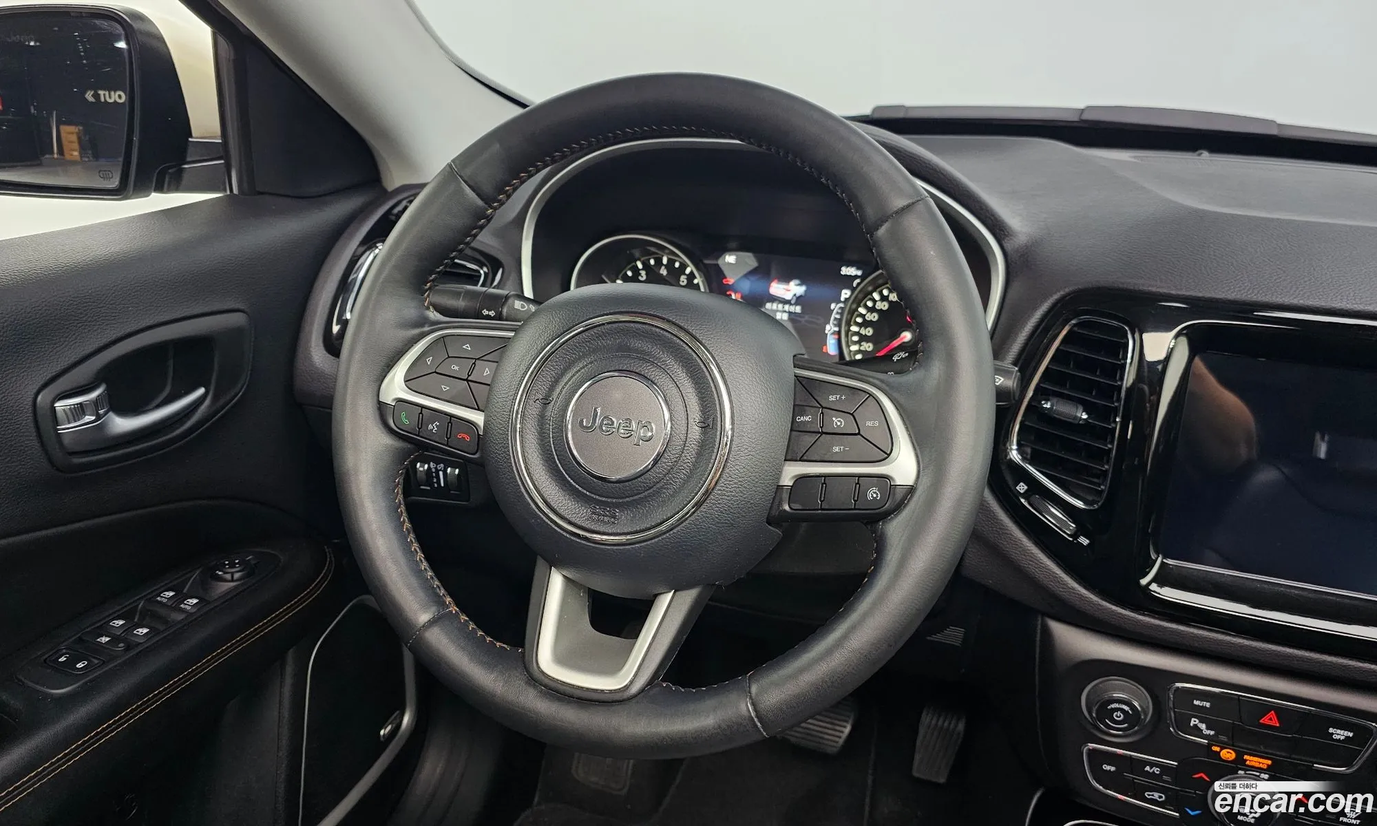 Jeep Compass 2018 3C4NJDCB2JT394175 — 3