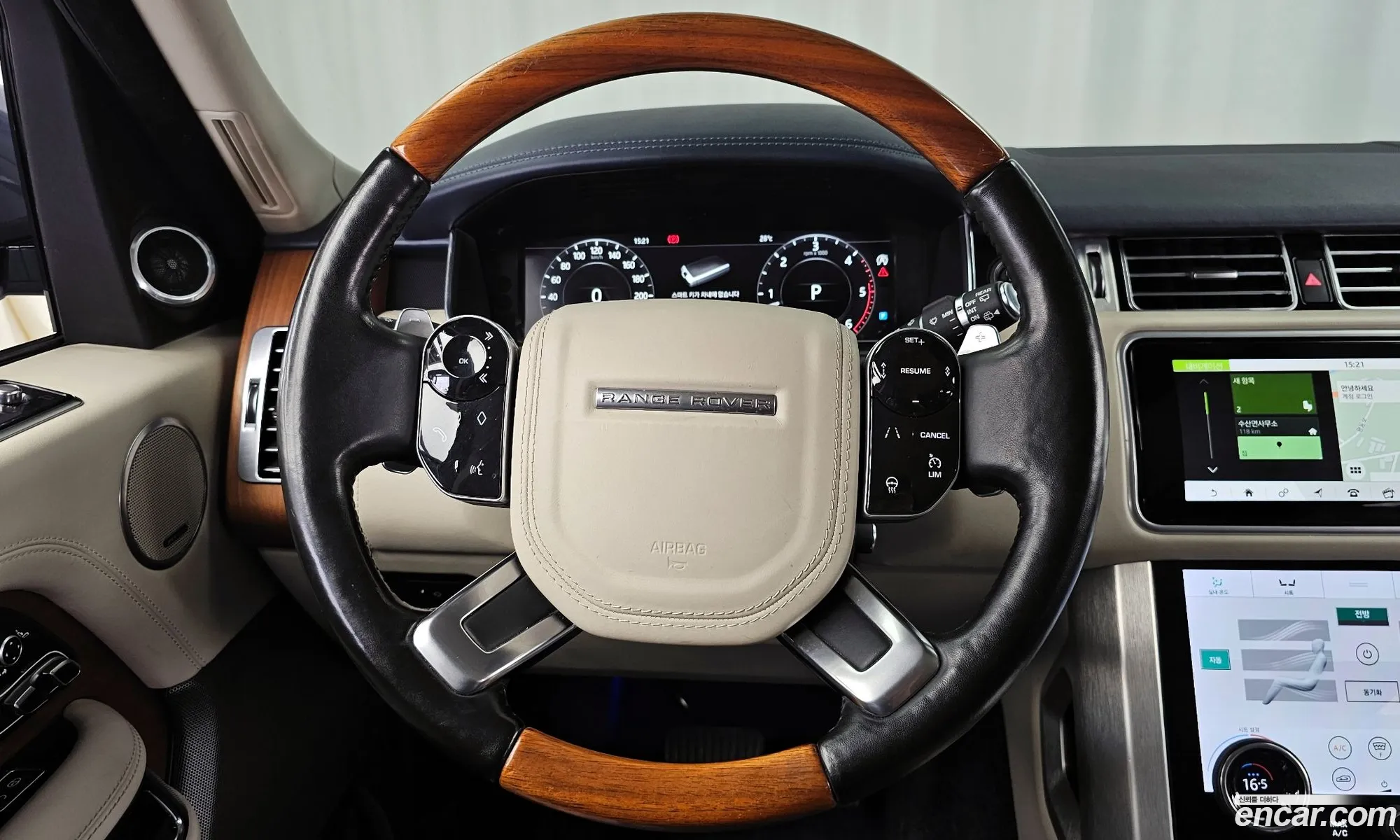 Land Rover Range Rover 2018 SALGA2BJ0JA511015 — 3