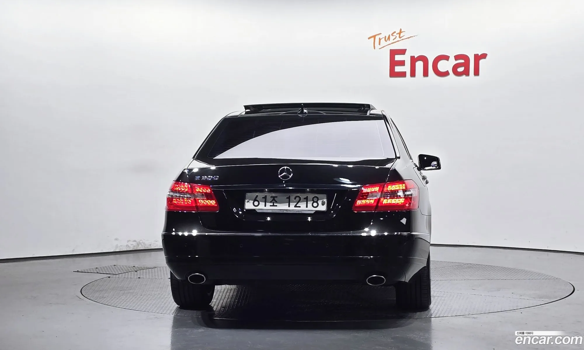 Mercedes-Benz E-Class W212 2013 WDDHF5FB6DA761449 — 12