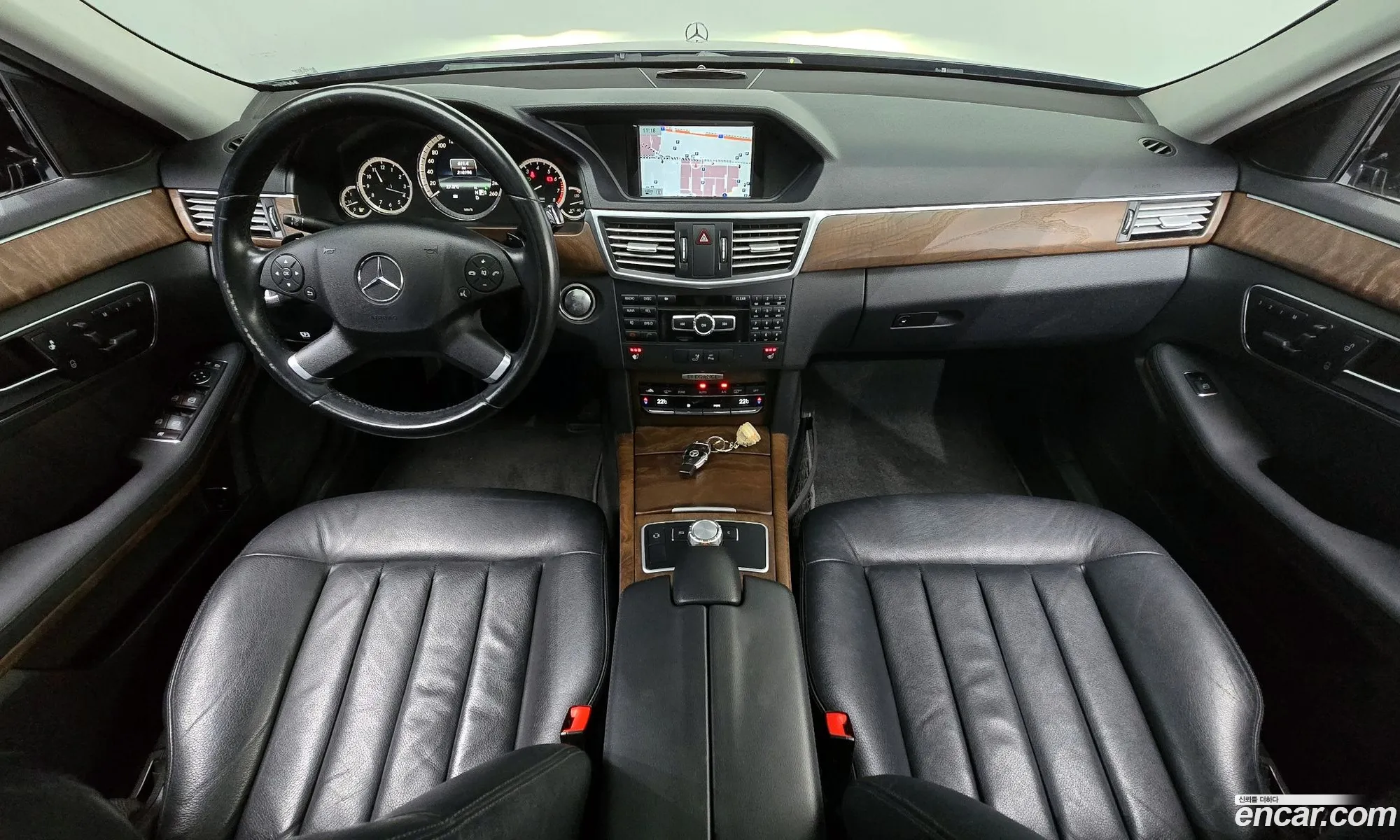 Mercedes-Benz E-Class W212 2013 WDDHF5FB6DA761449 — 4