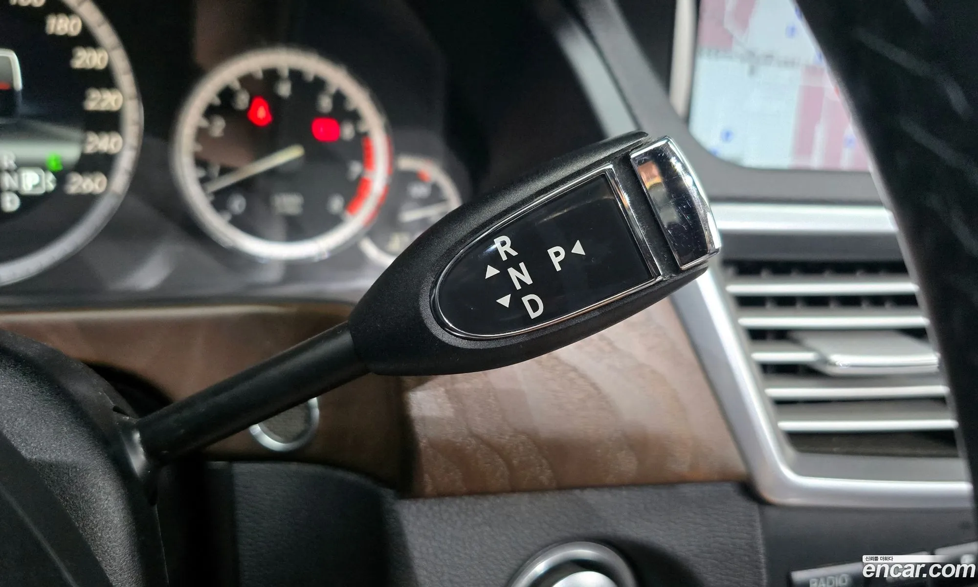 Mercedes-Benz E-Class W212 2013 WDDHF5FB6DA761449 — 3